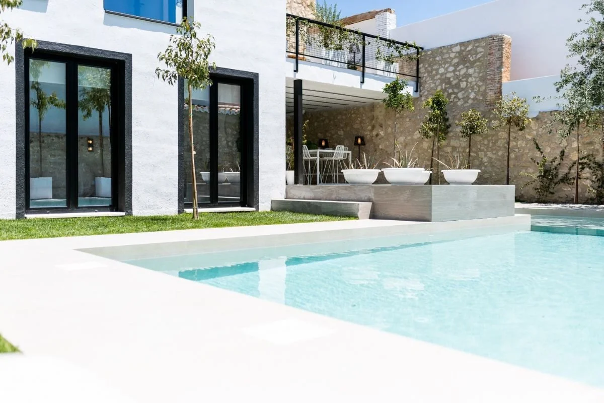 sierra-nirvarna-spain-retreat-pool.jpg
