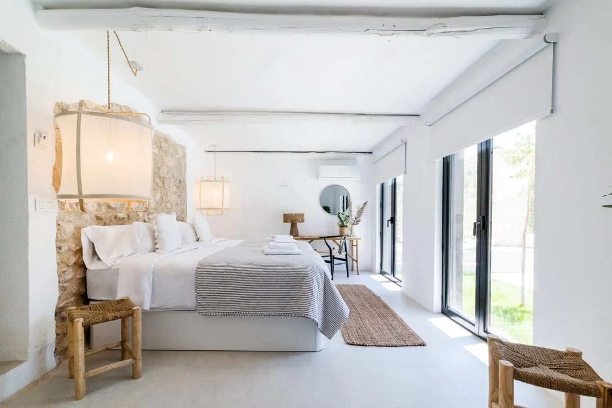 sierra-nirvarna-spain-retreat-bedroom-wide.jpg