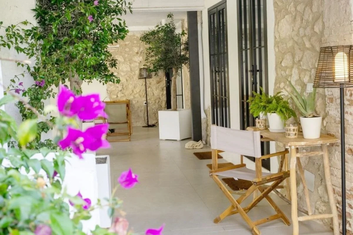 sierra-nirvarna-spain-retreat-interior.jpg