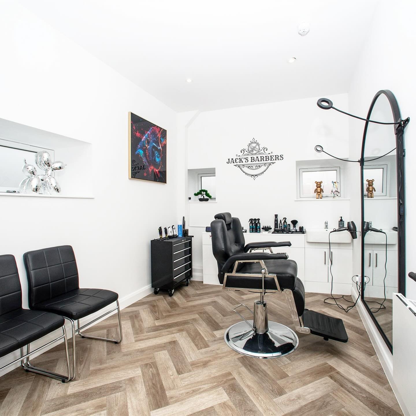 Simple, Fresh & Clean salon shots for @jacks_barberss 💈📸
…
For Business photography enquiries email me at info@cmastersphotography.com or message me on any of my social media platforms 📧