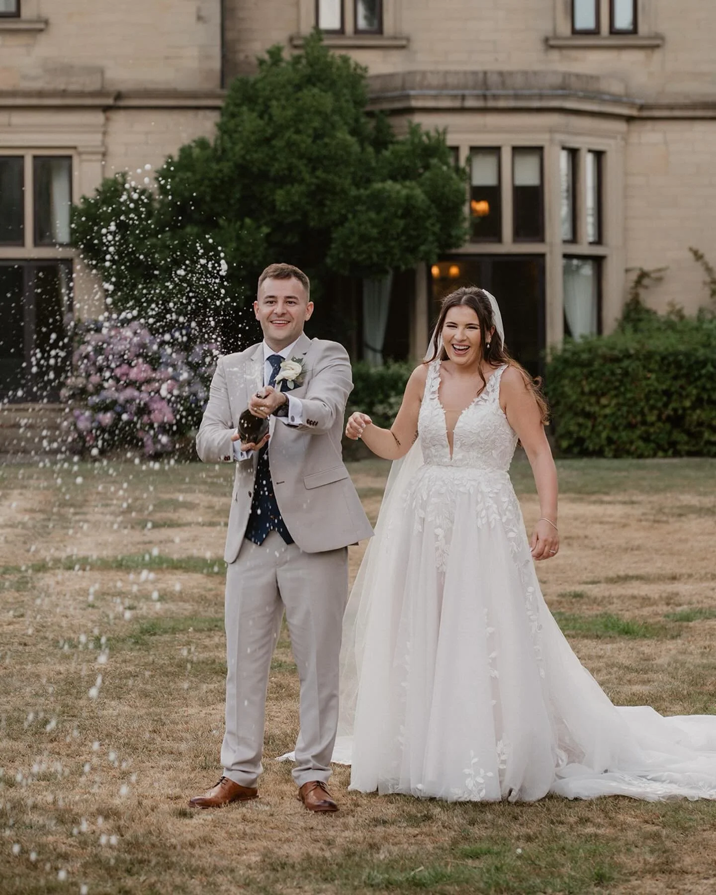 What a wedding!🍾

A few beautiful moments from an absolutely amazing day at @bagdenhallhotel for @alekskarw &amp; @alexdmartindale 📸

🤍
@cmastersphotography 
@leannegallowayphotography 
@adamdoesweddings 
@nadia_violin 
@inspirations_flowers 
@pin
