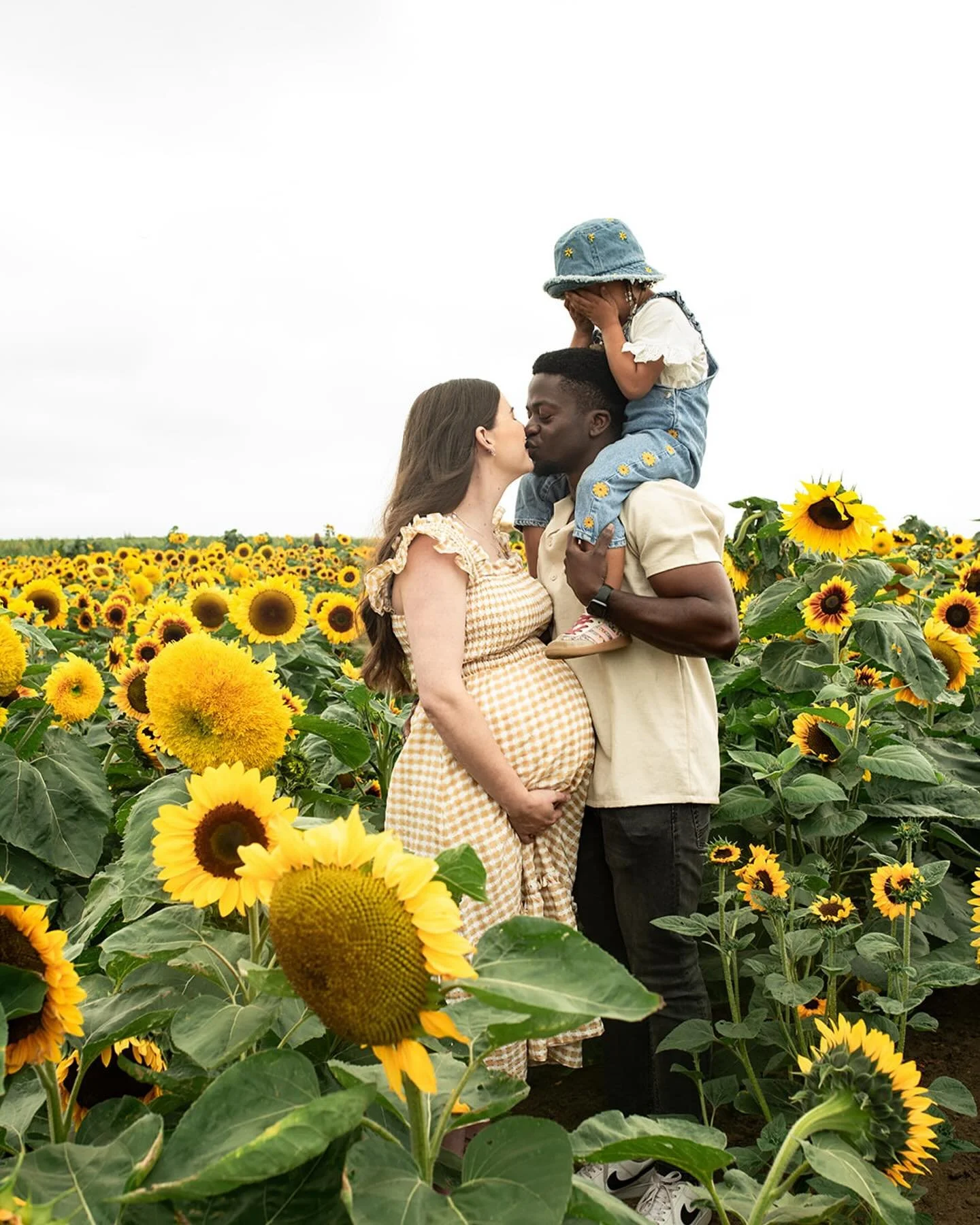The Fisekos: Before three become four 💛🌻
@chloefiseko @muleng0