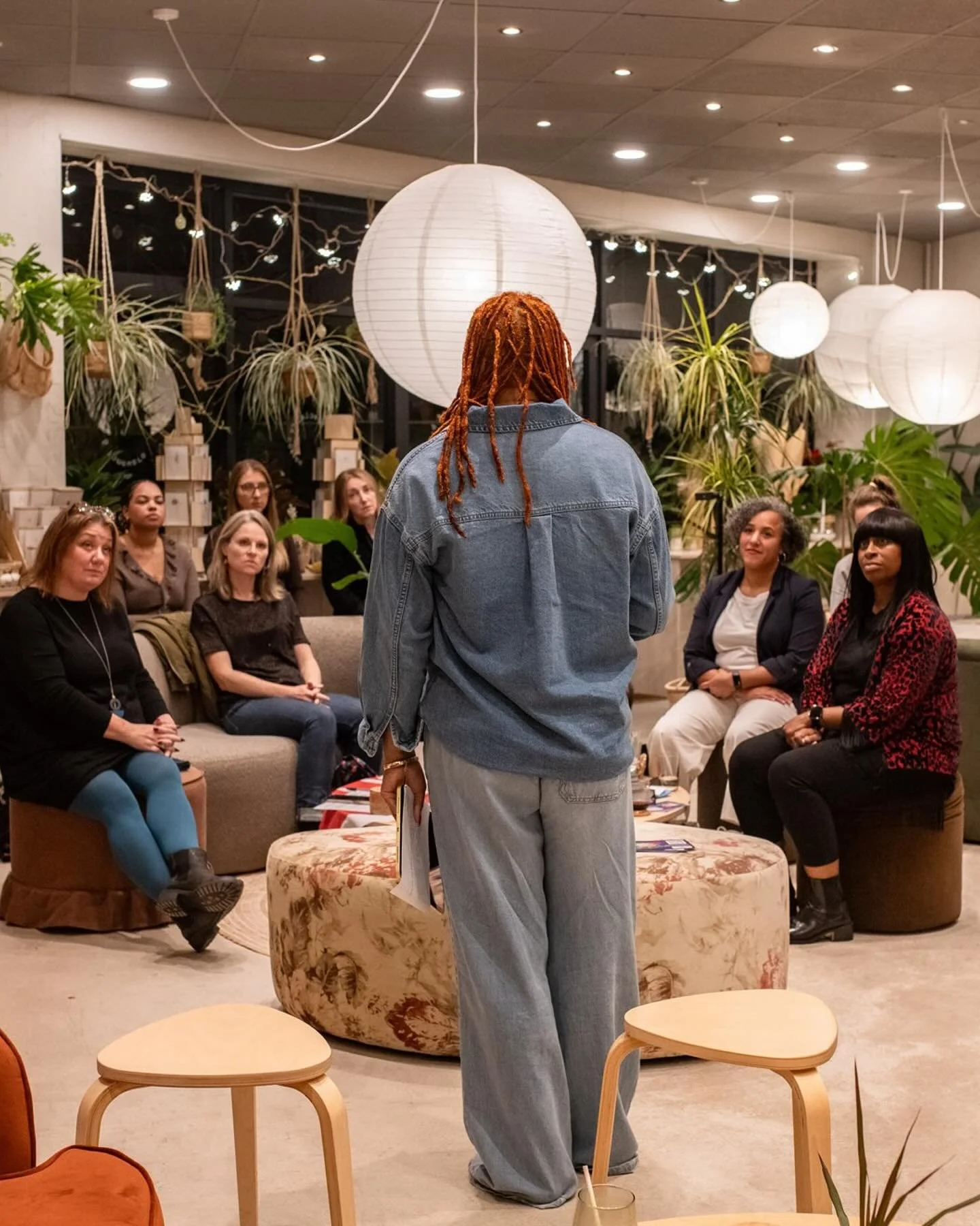 Emotional moments and inspirational insights 🤍

Huge thank you to @empoweryouuk for having me photograph their first Gather and Grow event. And where more fitting to hold a womens empowerment evening than at the beautiful @curatedbyanna_ 🌱

Huge we