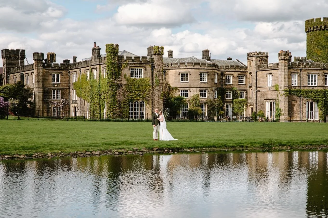 A snippet of Alice &amp; Callum&rsquo;s stroll through @swintonestate grounds on their wedding day 🤍 🏰

&hellip;
AKA Wedding heels VS grass 😅