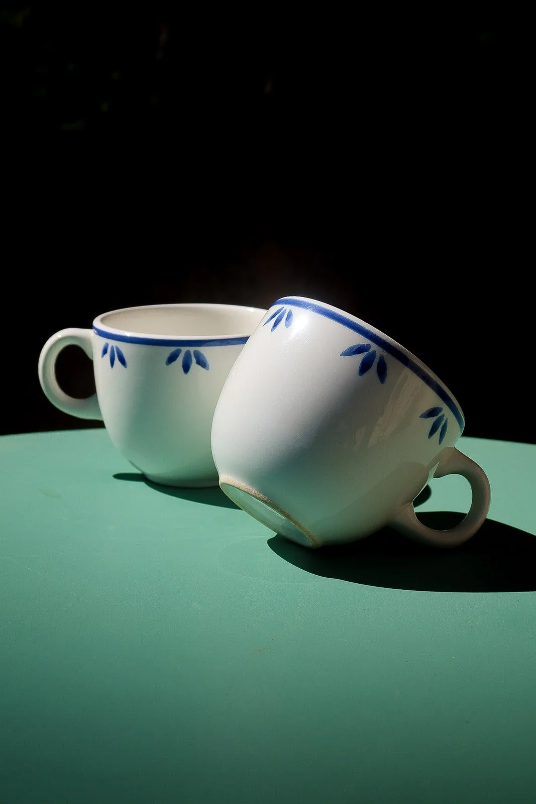 CLAUDIA - 2 tasses céramique peintes à la main - La Bibeloteuse Brocante en ligne 2.jpg