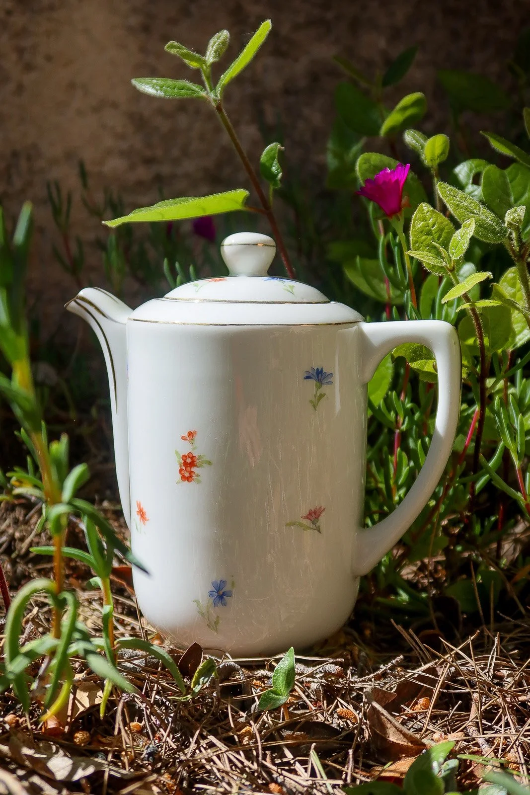 TORI - Théière Bridgerton vintage anglaise - La Bibeloteuse brocante en ligne 1.jpg