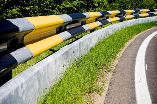 Top Factors That Can Affect The Lifespan Of Road Safety Rails — Melfast