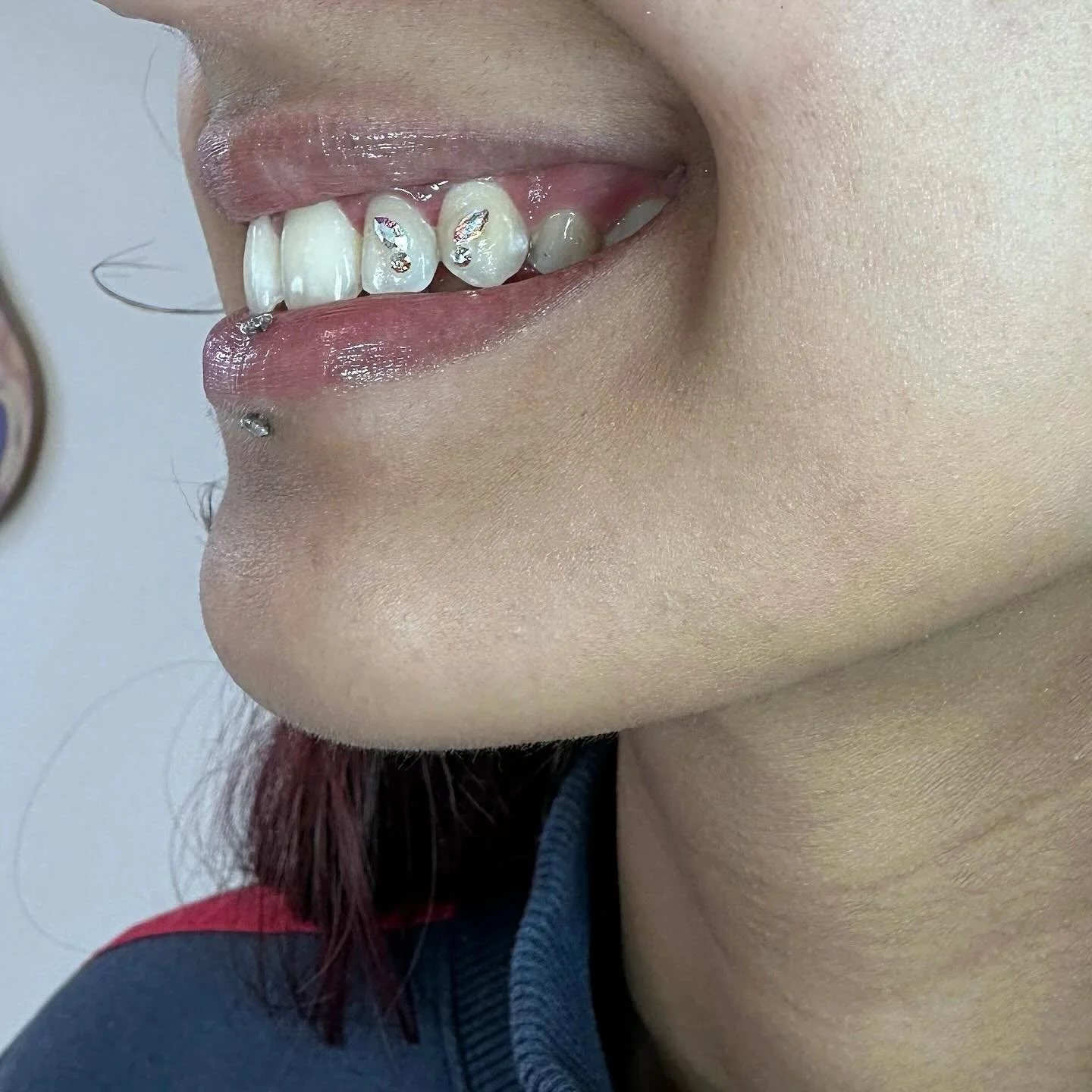 AB tooth gems look incredibly in every light!
We did this AB butterfly for my gorgeous client 🦋✨
You can get your butterfly in a variety of different colours if AB isn’t to your taste & style!
📍Glasgow city centre