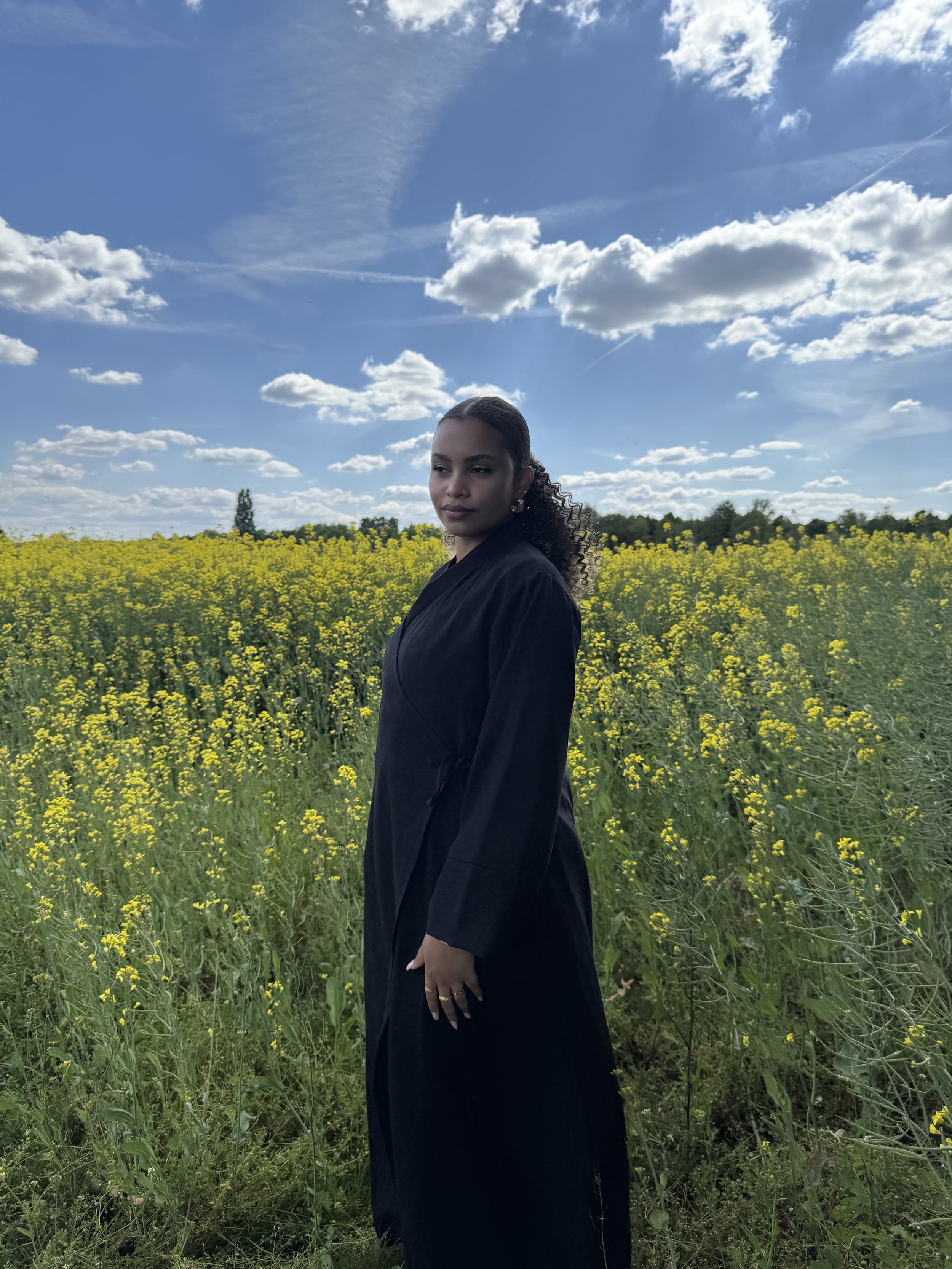 Myn_Wrap_Abaya_editorial.jpeg