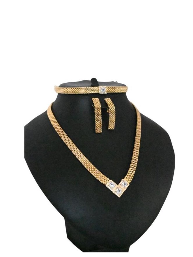 diamond-glow-ensemble-halskette-front.jpg