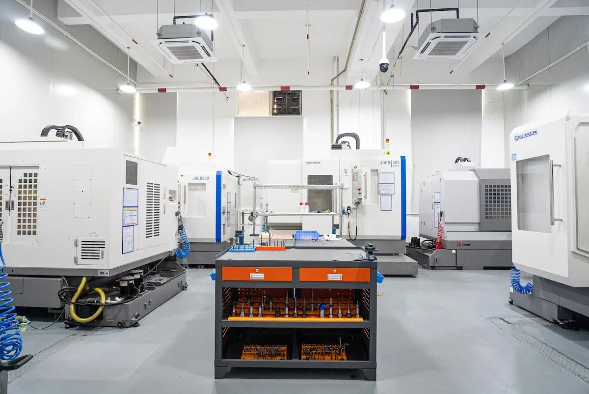 Digital Twins in Aluminum Fabrication for Smart Factories