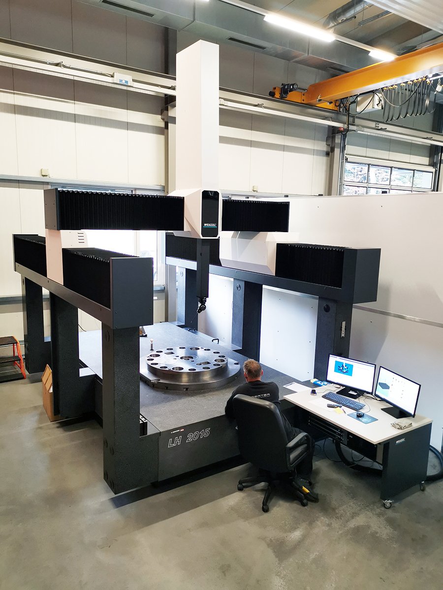 A POWERFUL COMBINATION – LH GANTRY CMM & 5-AXIS MEASURING SYSTEM REVO