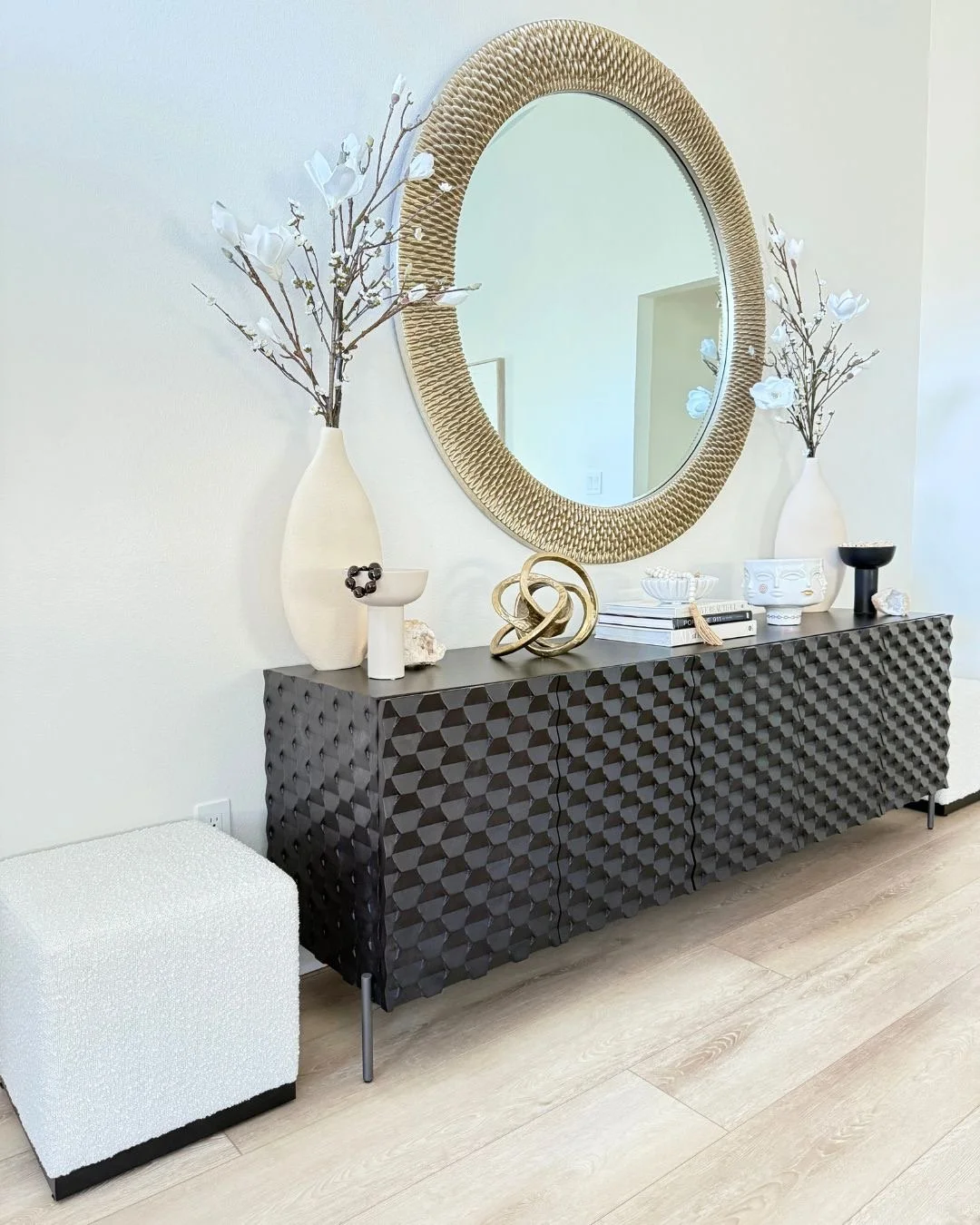 Set The Tone In Your Entryway: 10 Decorating Ideas
