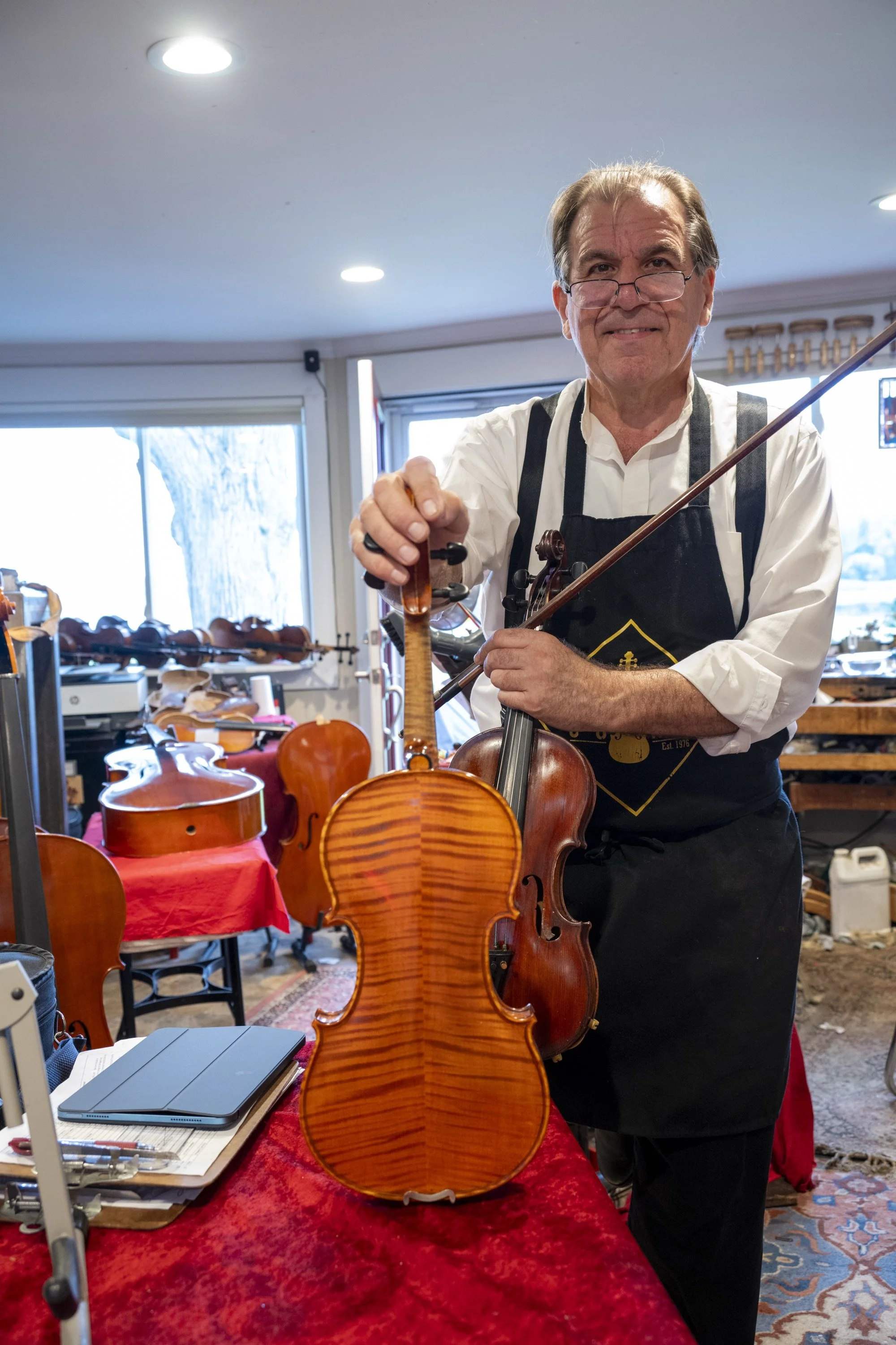 bachorik_Shaker Violin-2.jpg