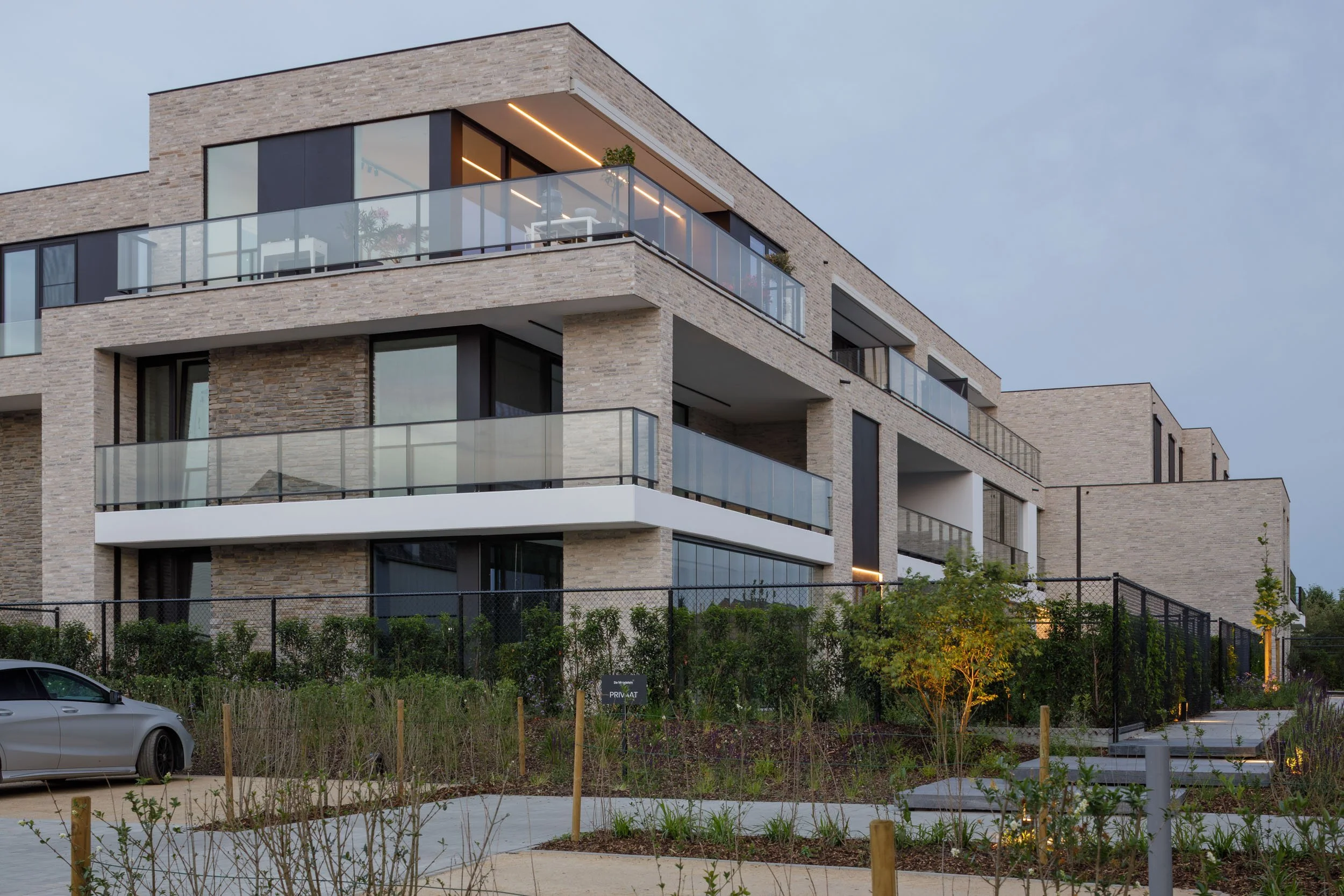 De Magdelein in Herk-de-Stad. Moderne Villamenten door Glaudis nv