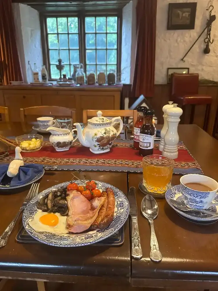 Aga-cooked farmhouse breakfast