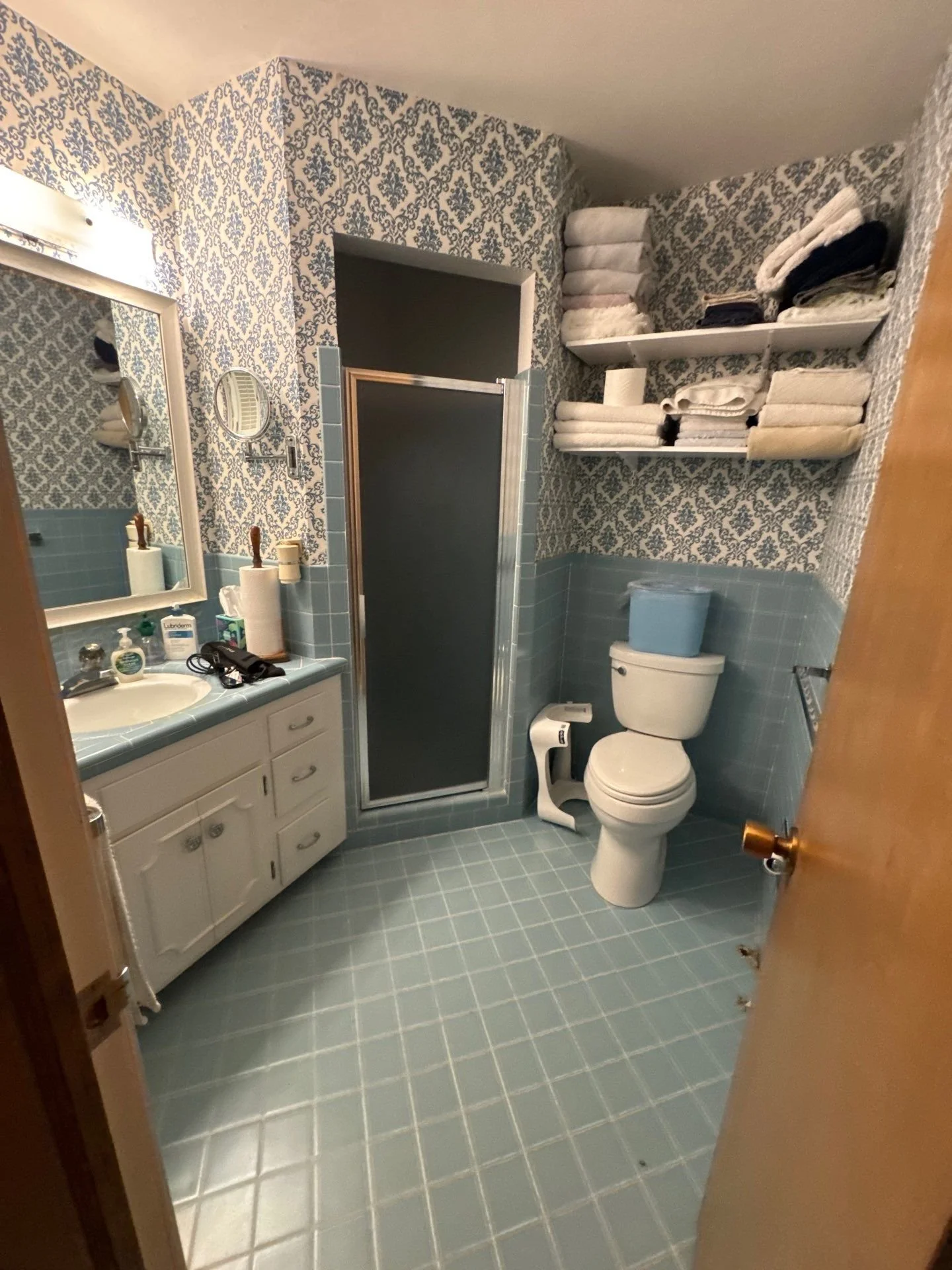 KC Bathroom Build Before 1.jpg