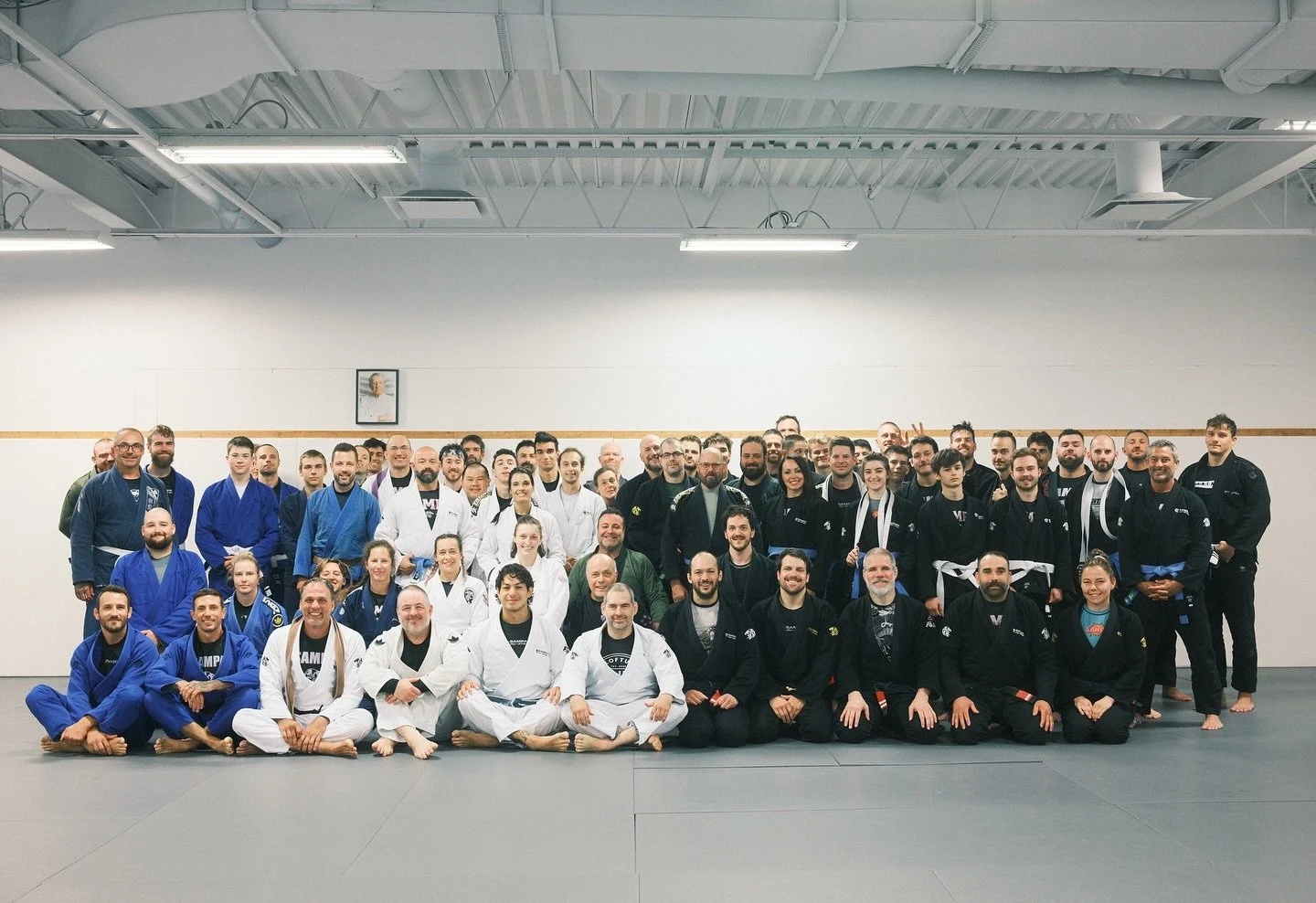F&eacute;licitations &agrave; nos nouvelles ceintures ! Merci &agrave; tous pour cette super journ&eacute;e de graduation. 👏

#sampabjj #sampa #jiujitsu #jiujitsu #jiujitsulife #bjj