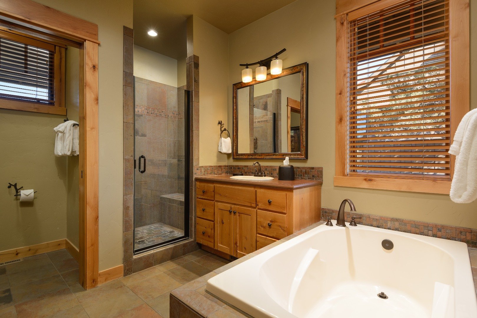 3-bedroom_cabin_master_bath20200623195212260.jpeg