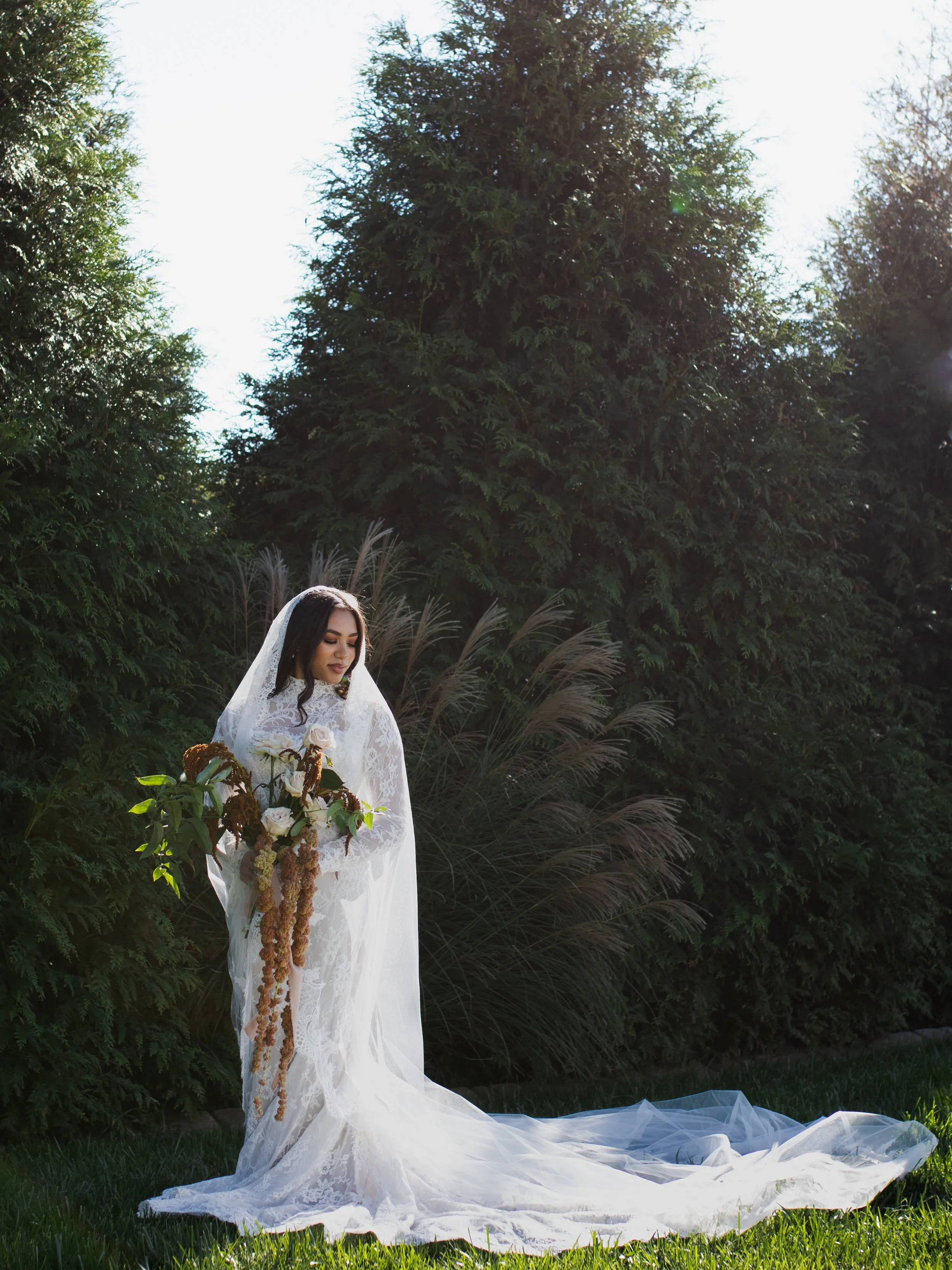 Birmingham photographer captures western style bride outside in sunny weather