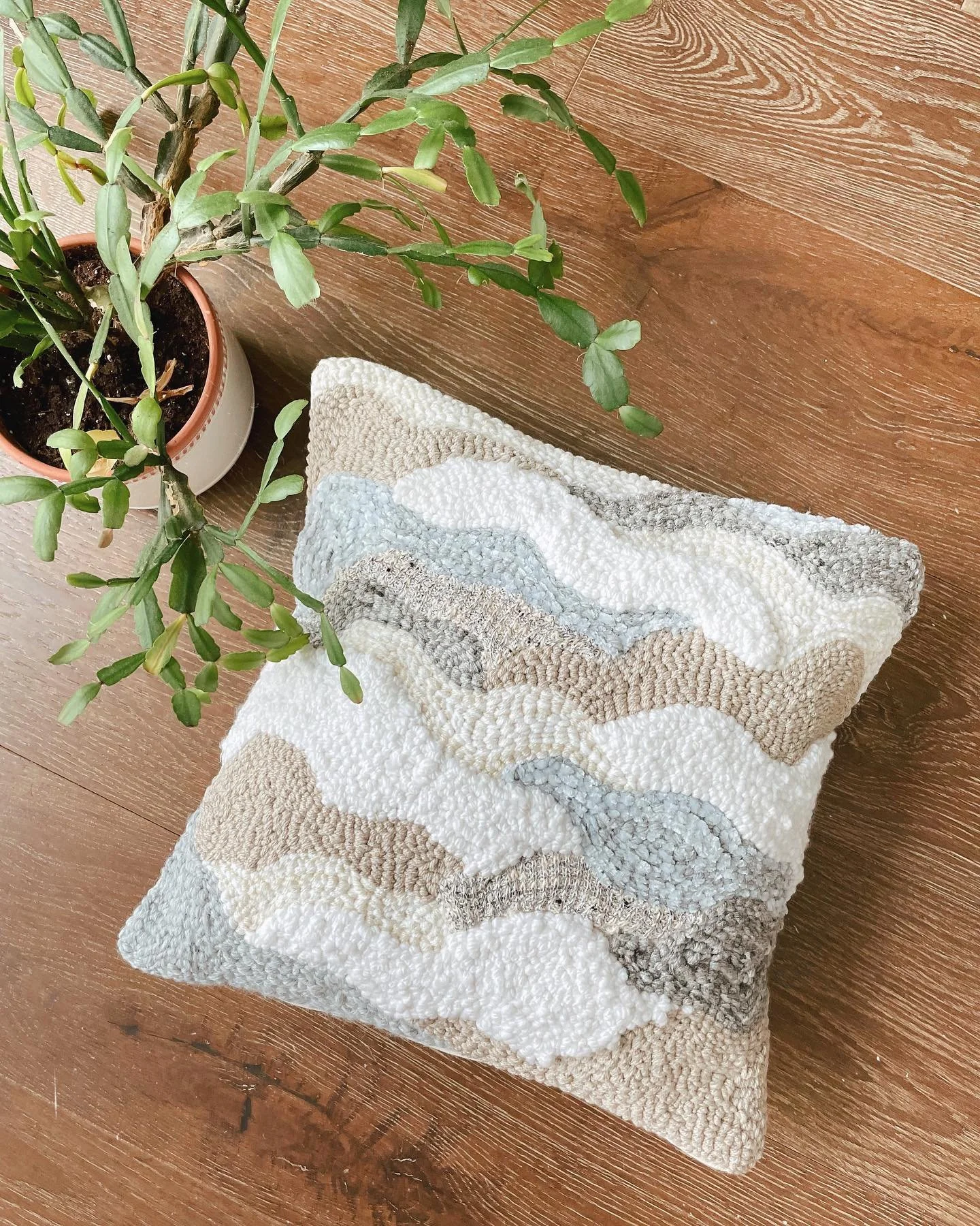 Loved experimenting with textures for this pillow cover! I used patches of fabric (from an old sweater of mine) in some areas, and I love how it contrasts but enhances the textures of the yarn. Definitely want to continue exploring this technique in 