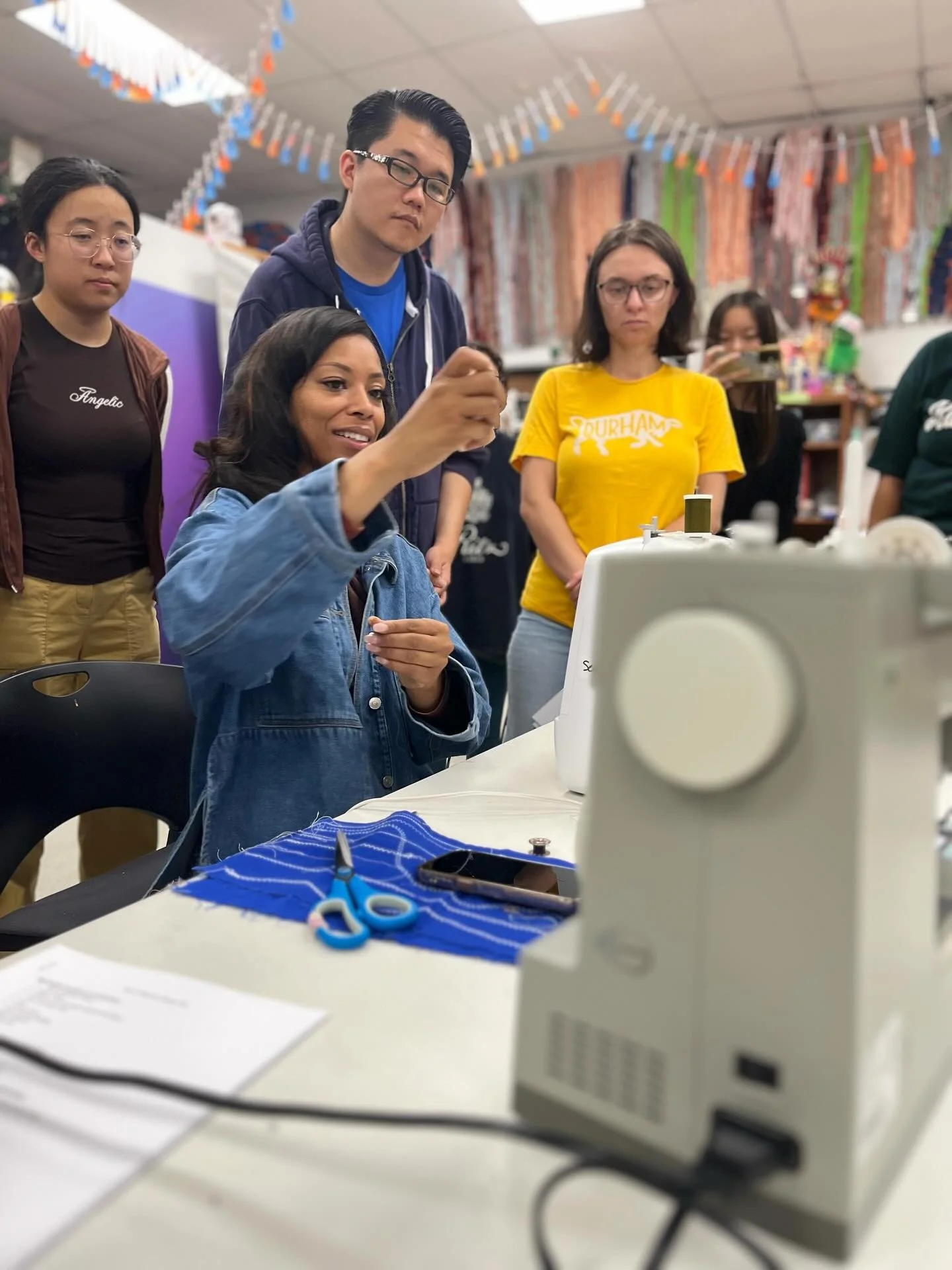 Last week I had the opportunity to teach a sewing class to Duke University faculty and Staff💙💙💙 

Seed Sewers has literally been a dream come true. ✨

I truly truly truly LOVE teaching people how to sew✨ 

It is sooo rewarding!!! 

With my organiz