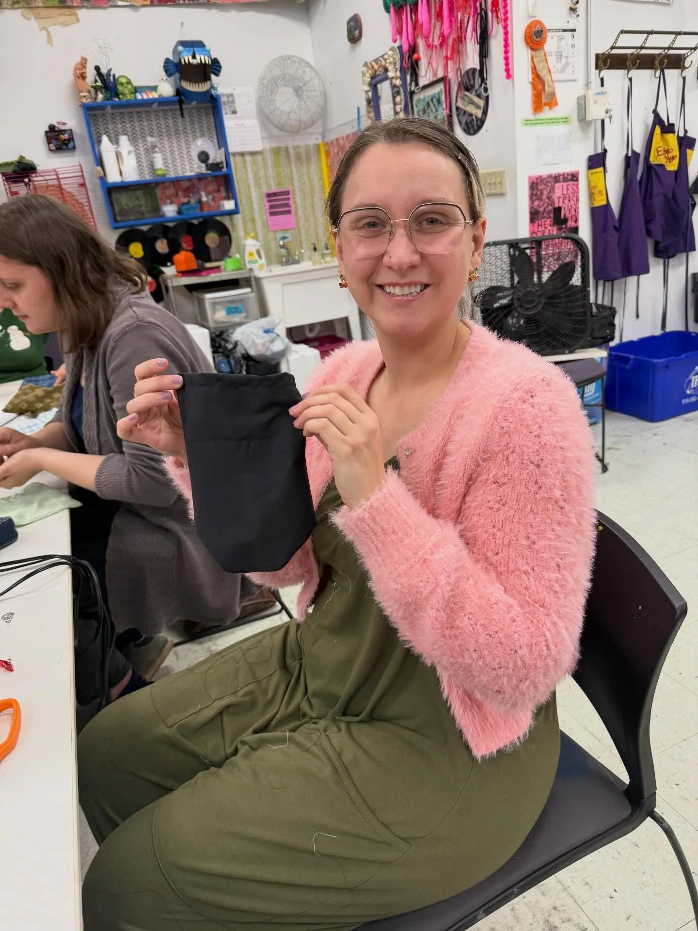 Last Saturday&rsquo;s Intro to Machine Sewing class was everything ✂️✨

We had a beautiful group of beginners show up ready to learn, create, and challenge themselves&mdash;and that&rsquo;s exactly what they did. From getting comfortable with the sew