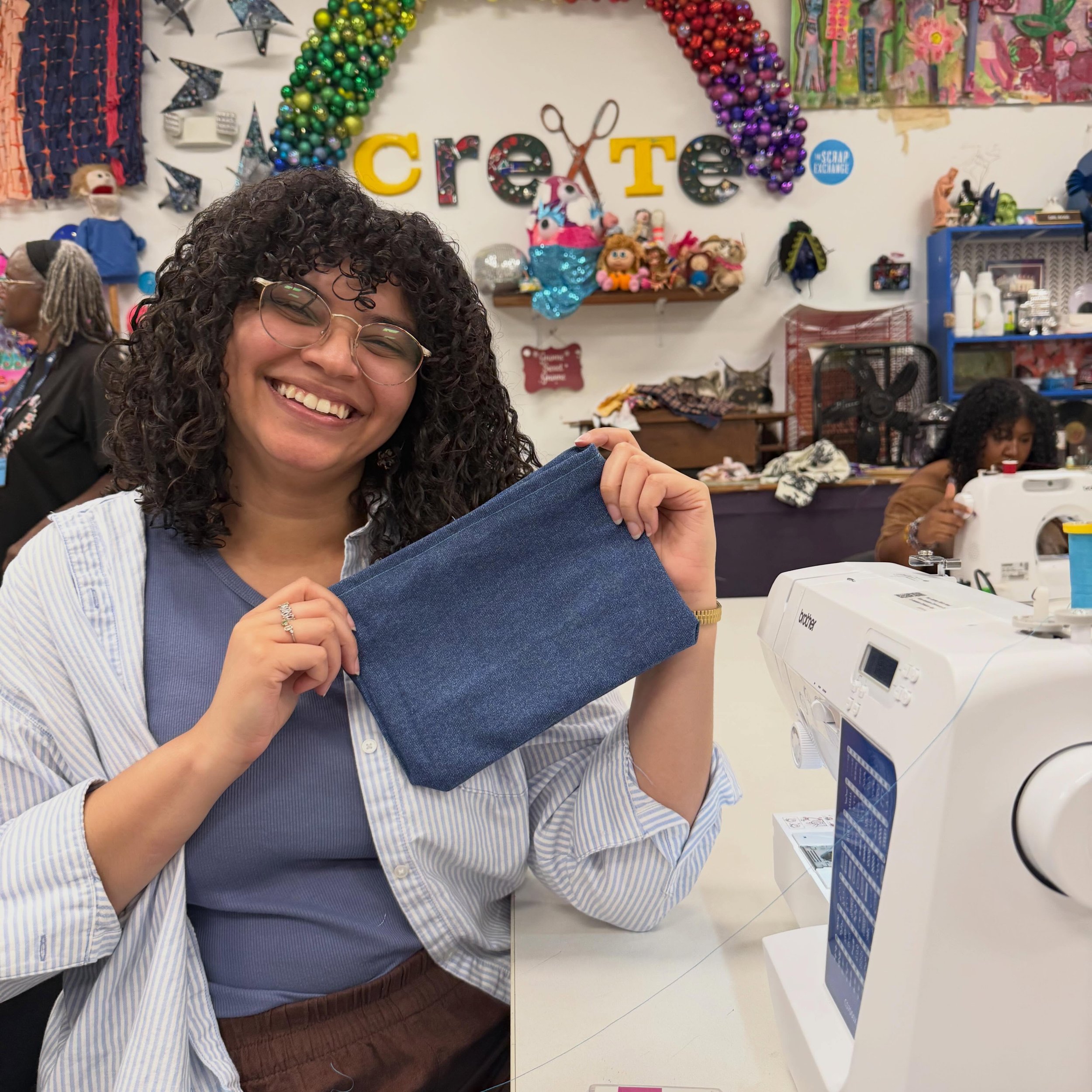 ✨ Intro to Machine Sewing Recap ✨

What a great class this past weekend! 🧵

Our newest sewists learned the basics of machine sewing, from threading the machine and winding a bobbin to sewing their first stitches. Everyone did an amazing job, and it 