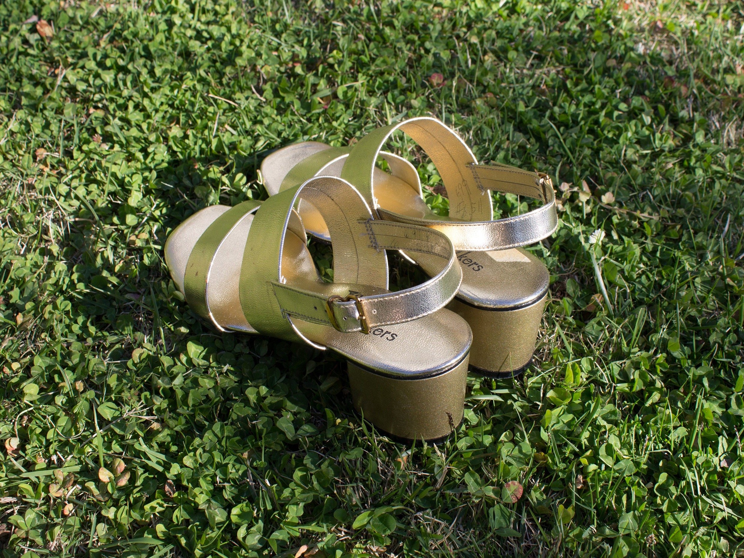 https://i.etsystatic.com/9622457/r/il/7858a8/5882638402/il_fullxfull.5882638402_9vyd.jpg