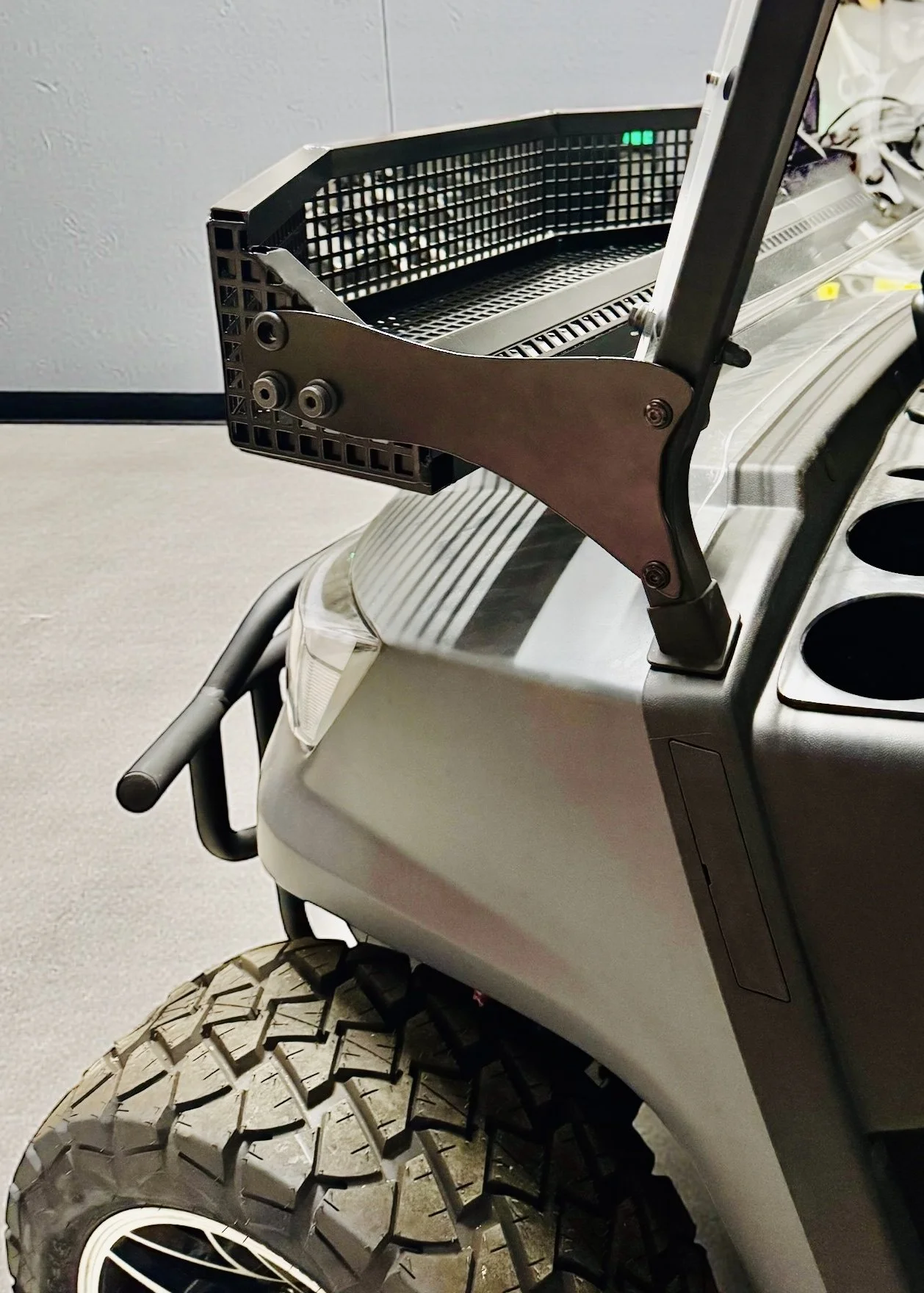 Sivo Front Basket