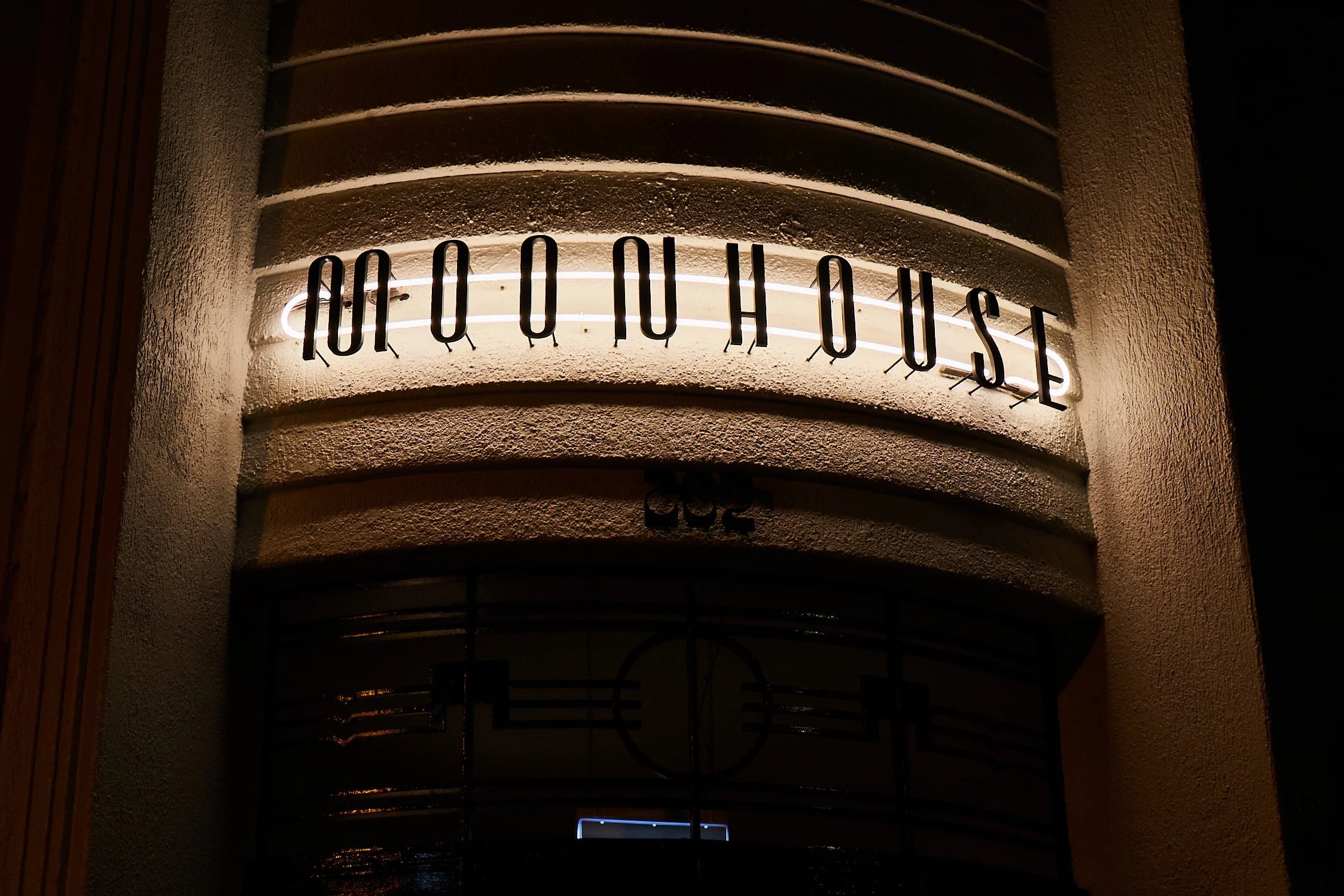 Moonhouse_JL0101.jpg
