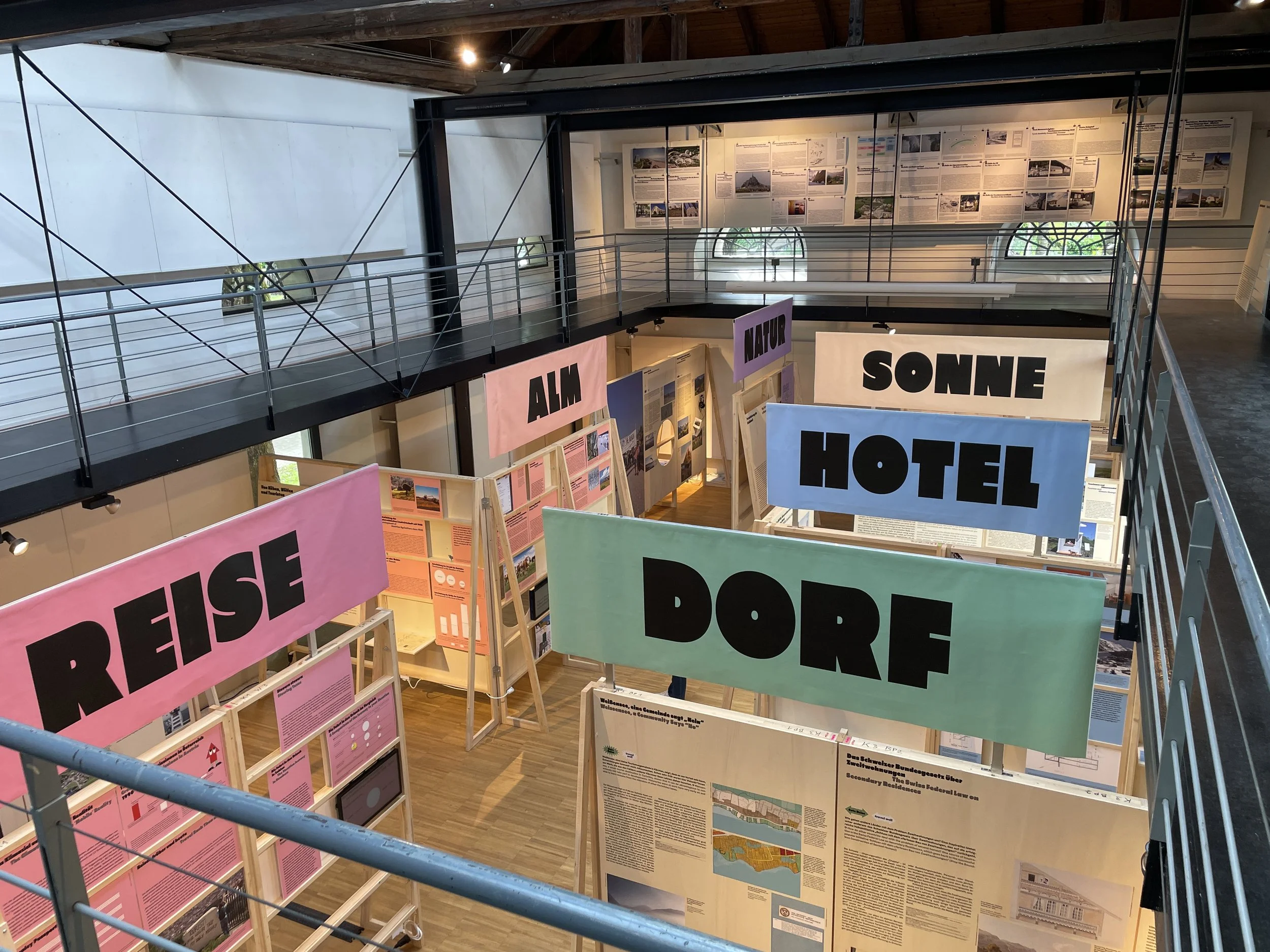 Vorträge und Führung “Über Tourismus und Architektur”