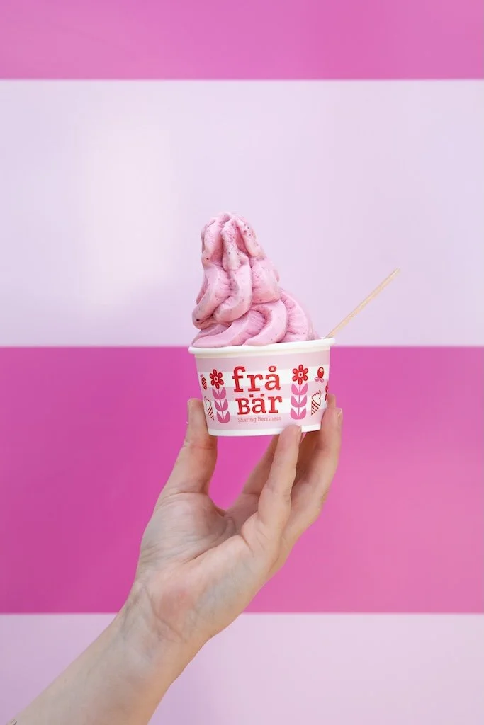 Pakkaussuunnittelu Fråbär jääjugurtti yritykselle. Graafinen suunnittelu