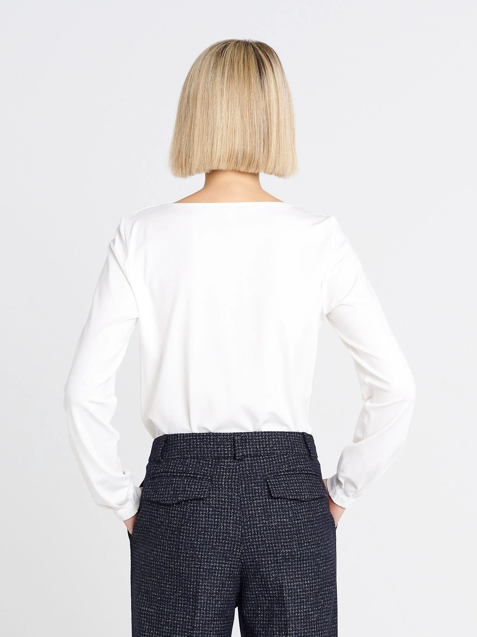 T-Shirt aus Viscose mit elegantem Falten-Detail an Ärmeln und Ausschnitt in weiß