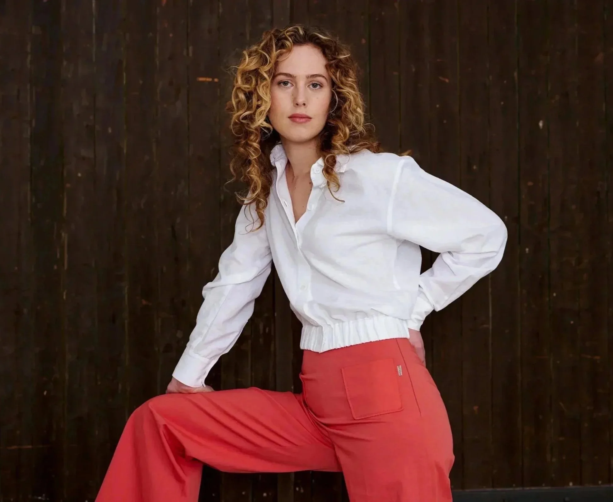 HELLO Braren Gröhnke - Hose NINON koralle und Hemdblouson AVERY weiß 