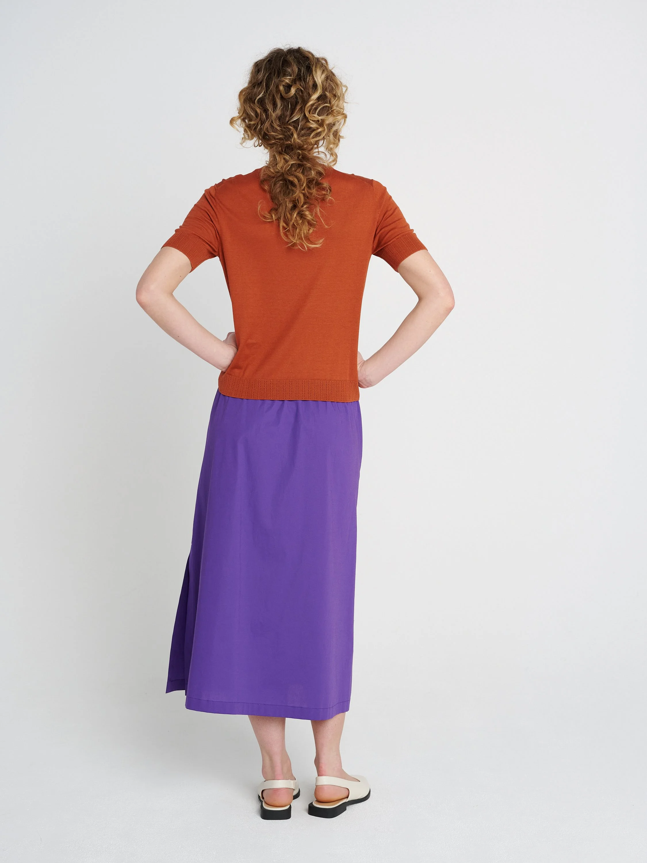 Knielanger lila Rock aus elastischer Baumwolle, dehnbares Bündchen und Schlitz