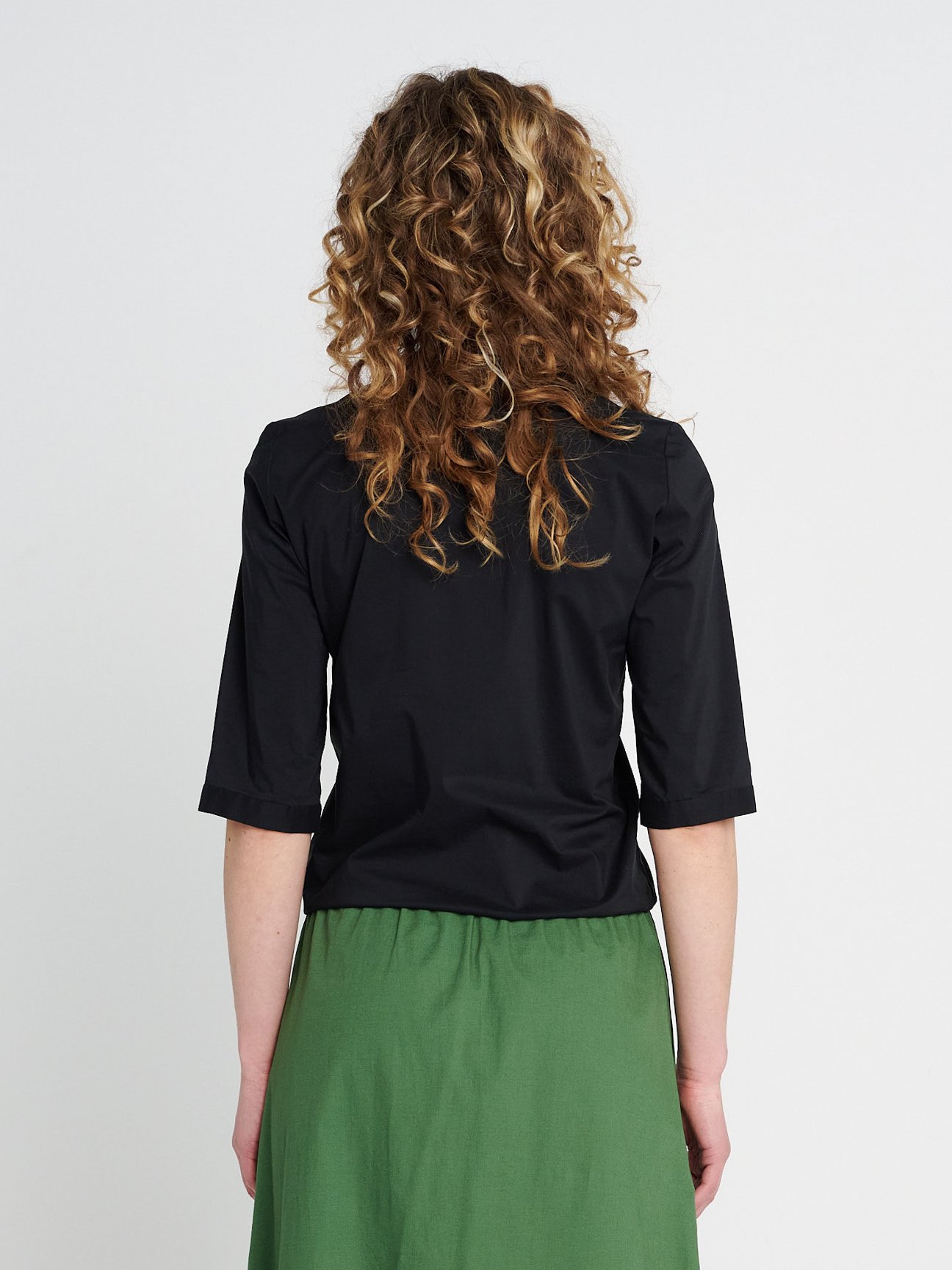 Sportliche, sommerliche Tunika mit dreiviertel-Ärmeln aus weicher Baumwolle in schwarz