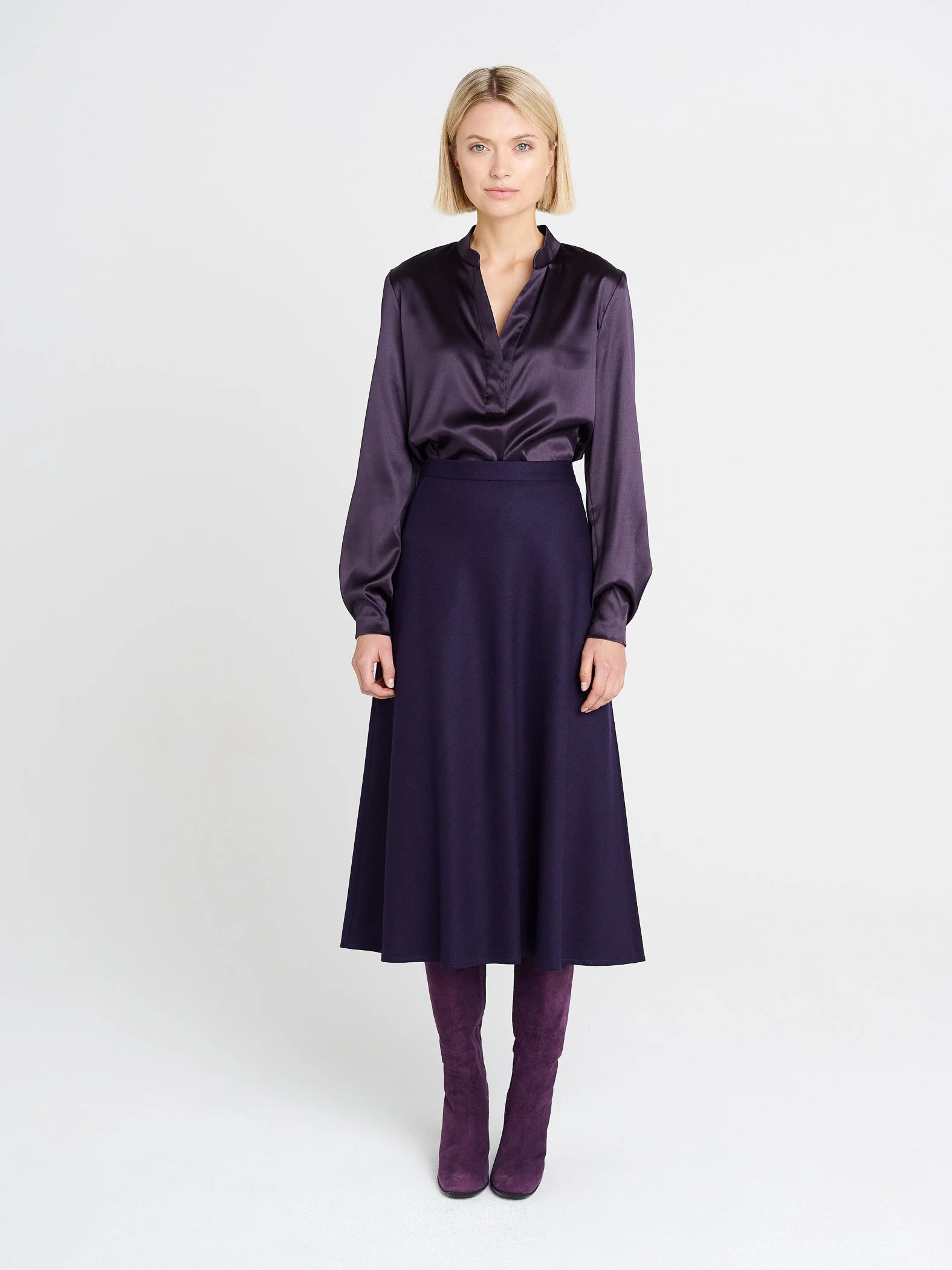 Fließende Langarm-Bluse im Tunika-Stil mit V-Ausschnitt in dunkellila