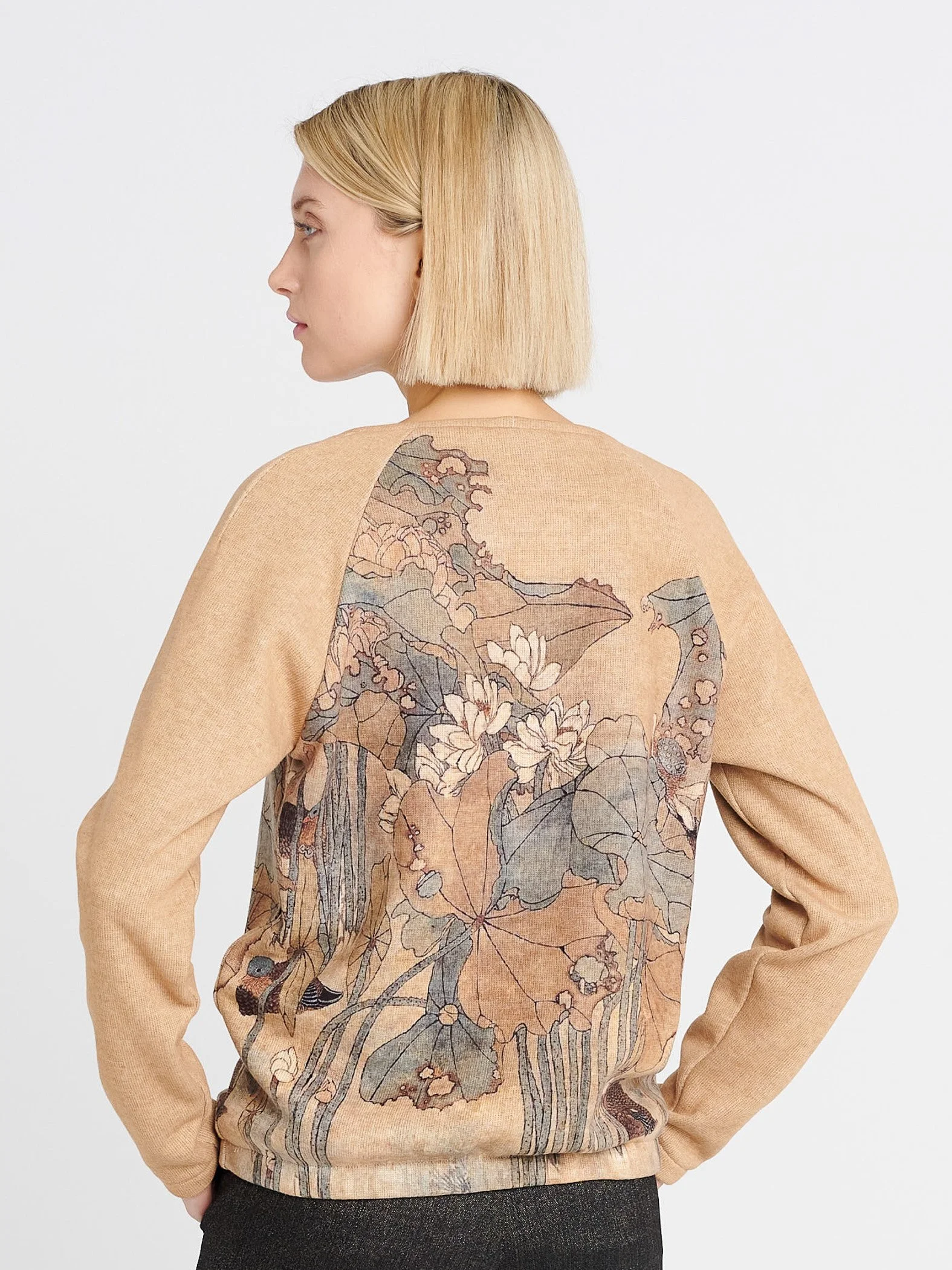 Bequemer Sweater mit langen Ärmeln und aufregendem Muster in senf-gelb- und grüntönen