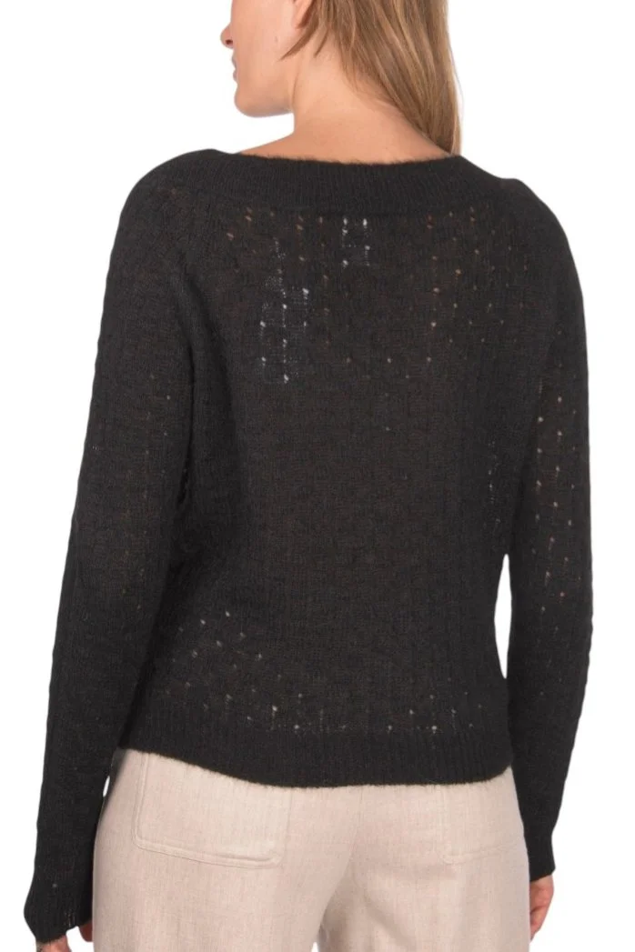 Lochstrickpullover von Gransasso mit U-Boot-Ausschnitt in schwarz.