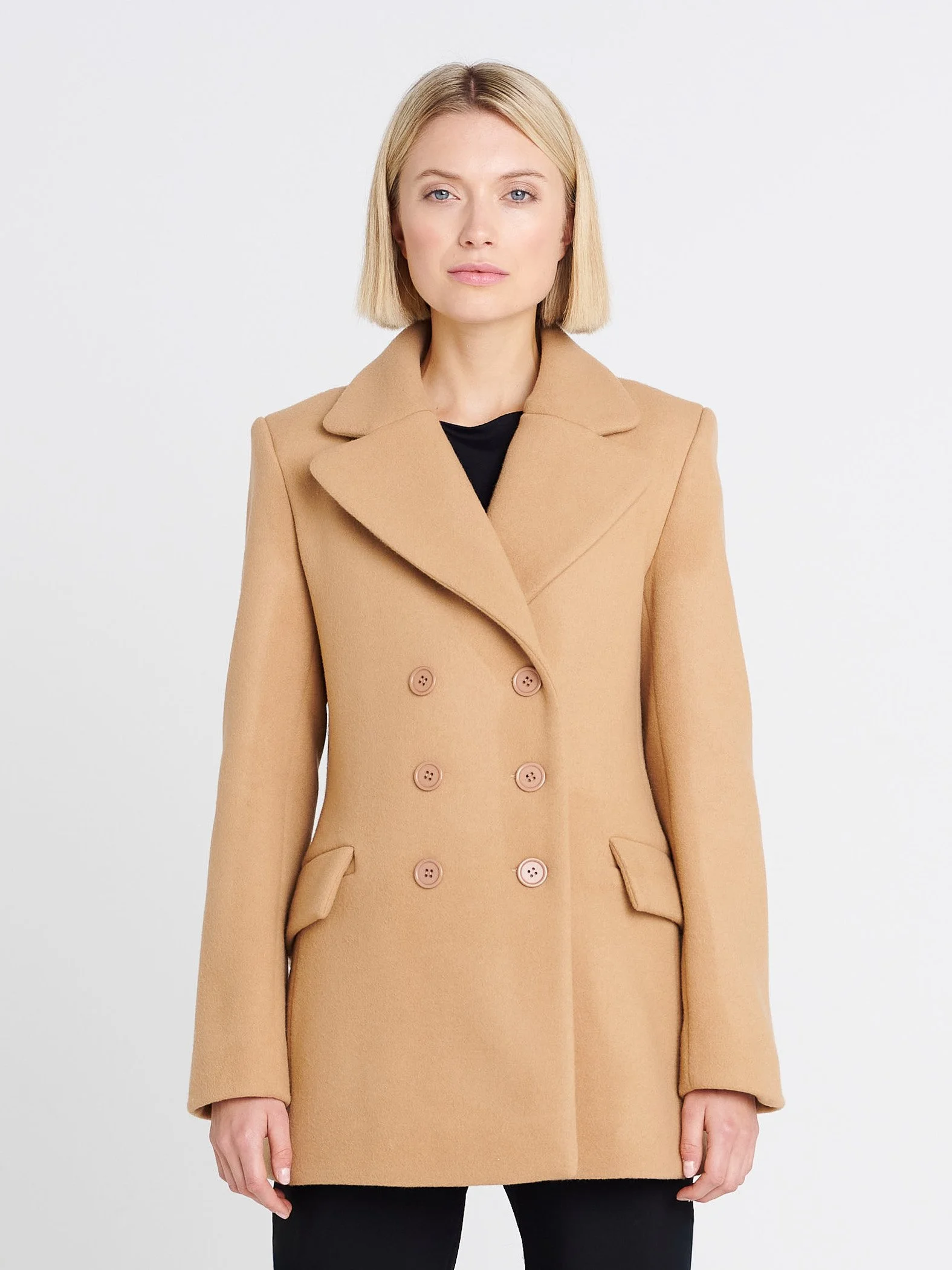 Damenmantel aus Wolle mit abgerundetem Kragen und Klappentaschen, hüftlang in beige