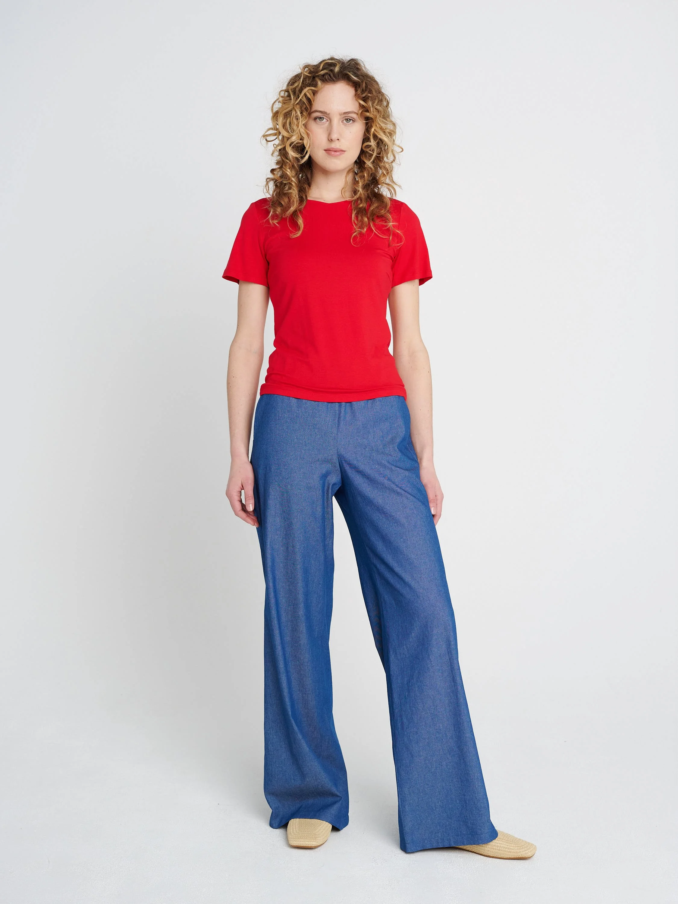 Kurzarm-Shirt aus weichem Jersey mit schmaler Silhouette ín rot