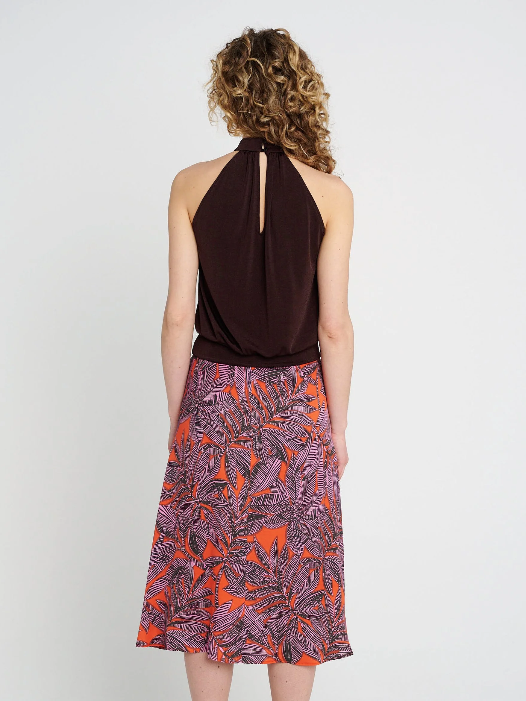 Midi-Rock, lässig-elegant Blumenmuster und ausgestelltem, weich fallendem Saum