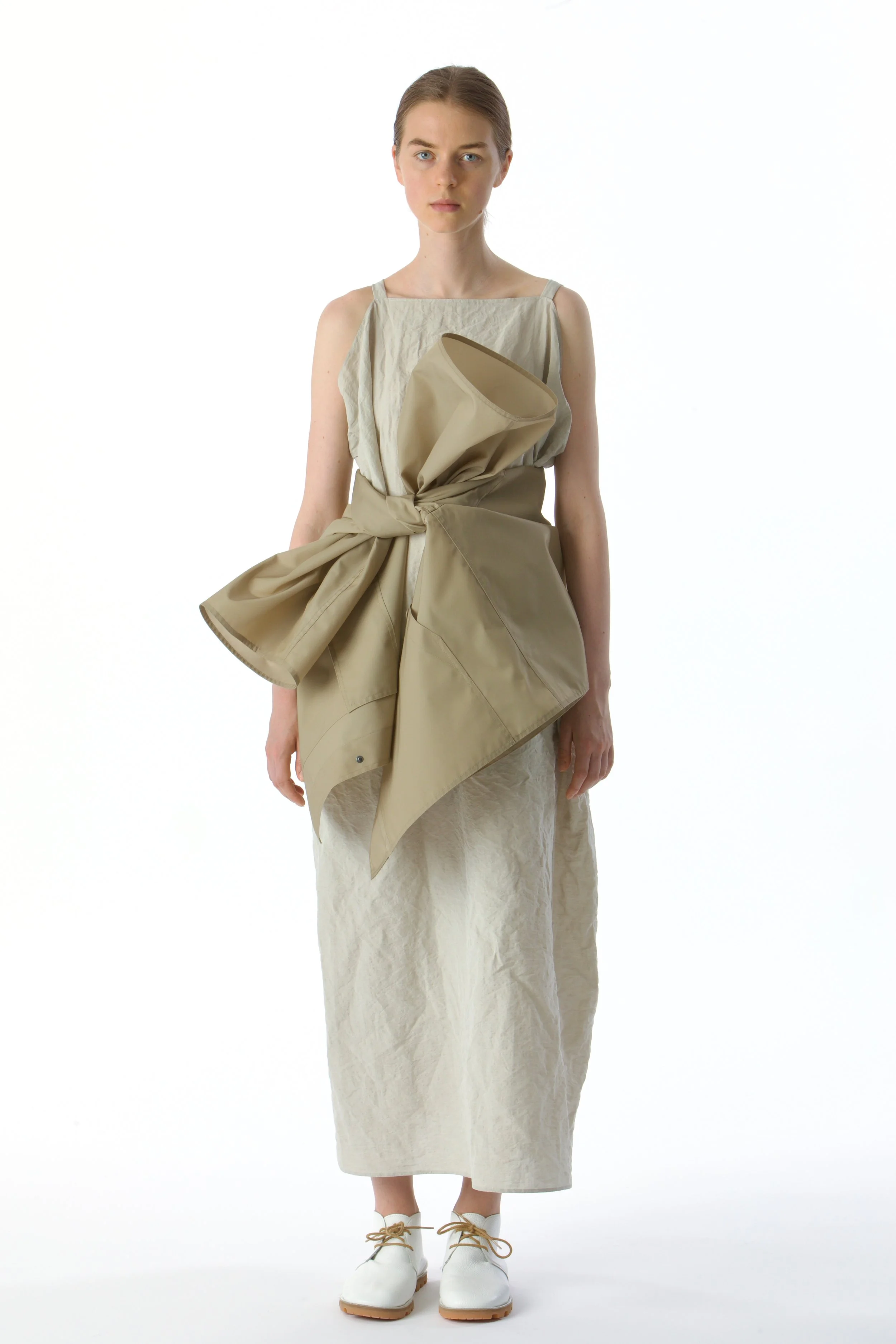 7. CEIL-NATT-MOONSTONE DELE-LION-NATURAL FIGARI-LIA-WHITE.jpeg