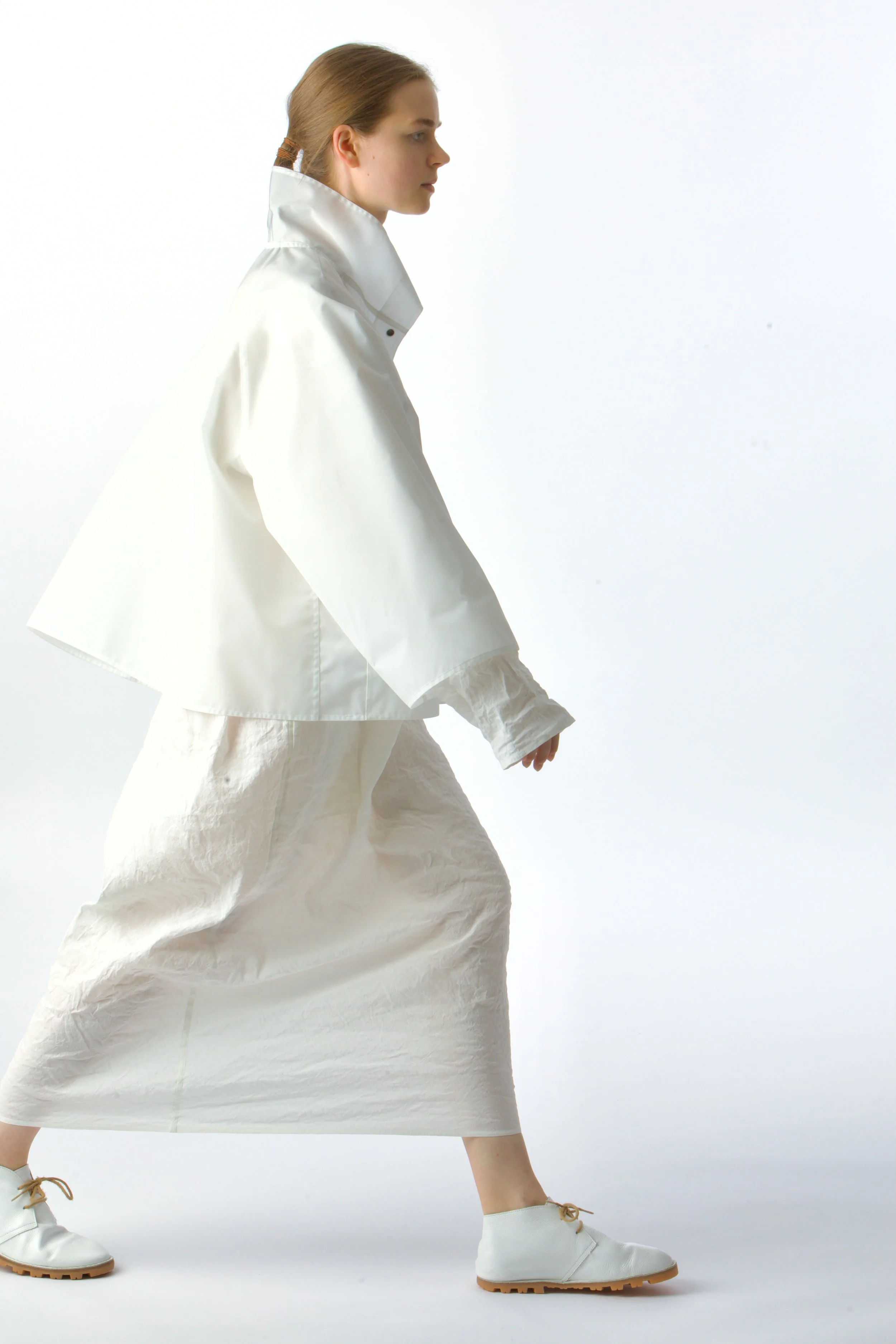 2. CEIL-NATT-PORCELAIN DIVEN-LION-OFF WHITE FIGARI-LIA-WHITE.jpeg