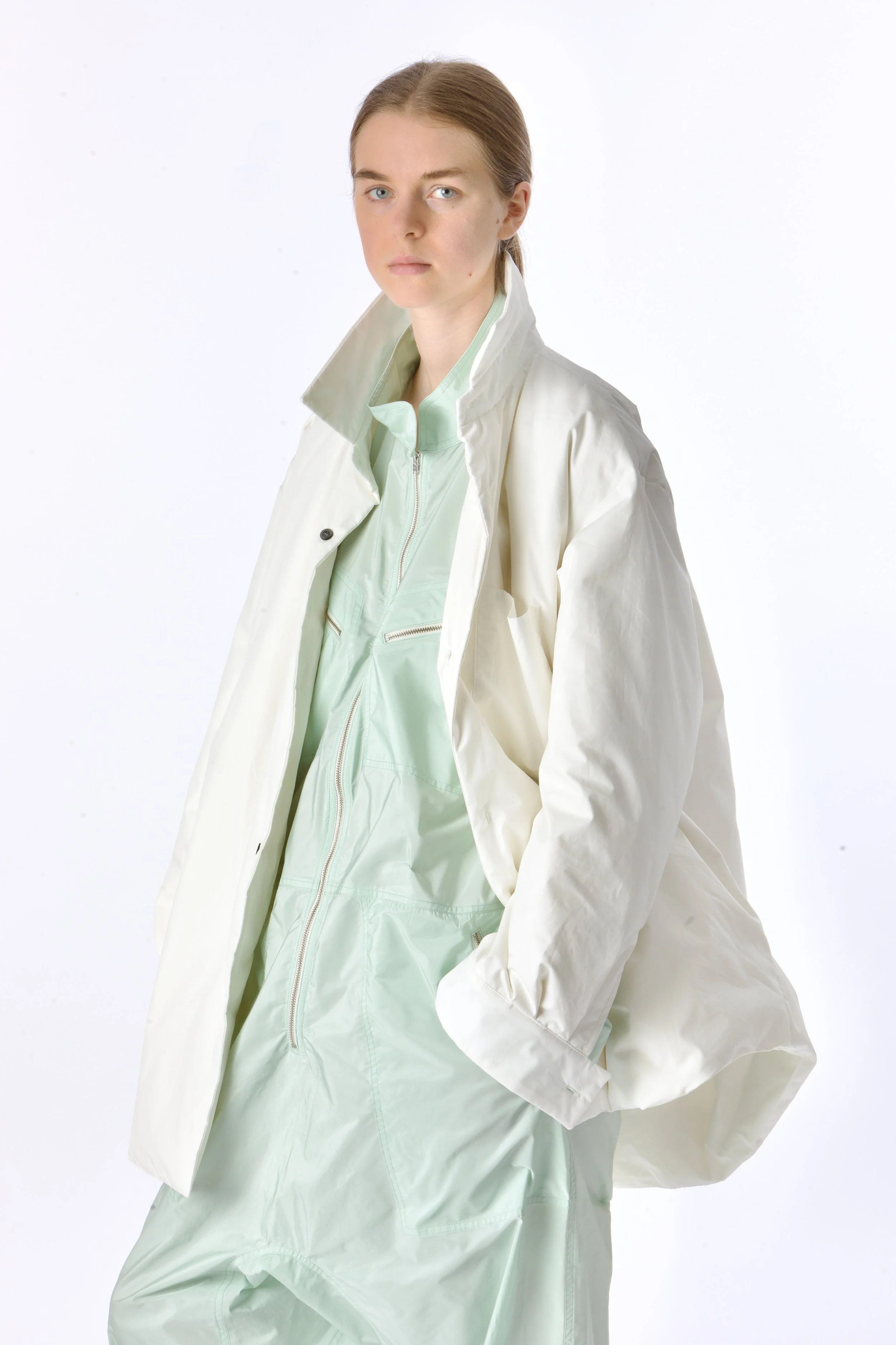 19. ORLI-CTOP-OFF WHITE PLATEAU-POTA-MINT.jpeg