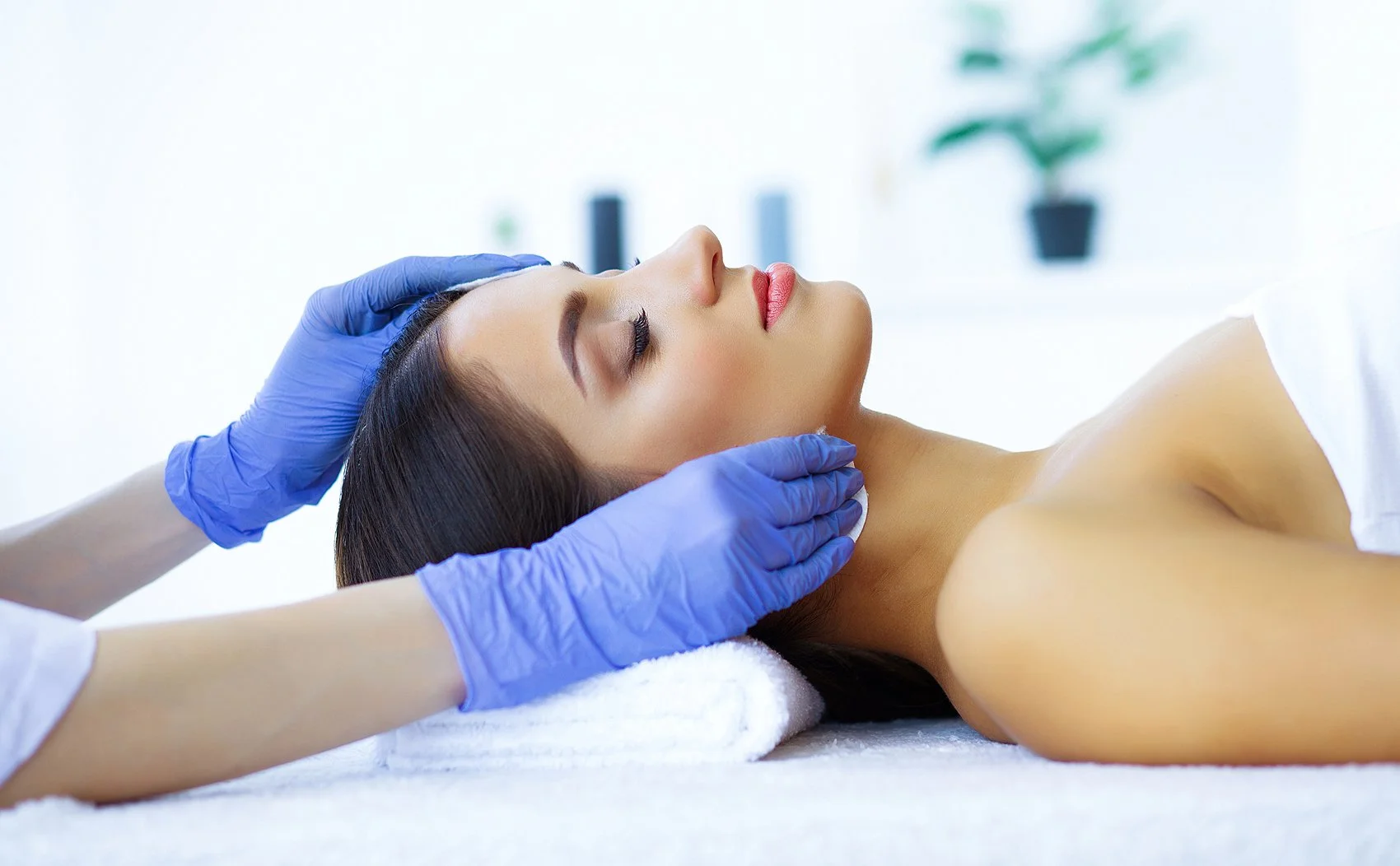 Does Microneedling Hurt? What It Really Feels Like