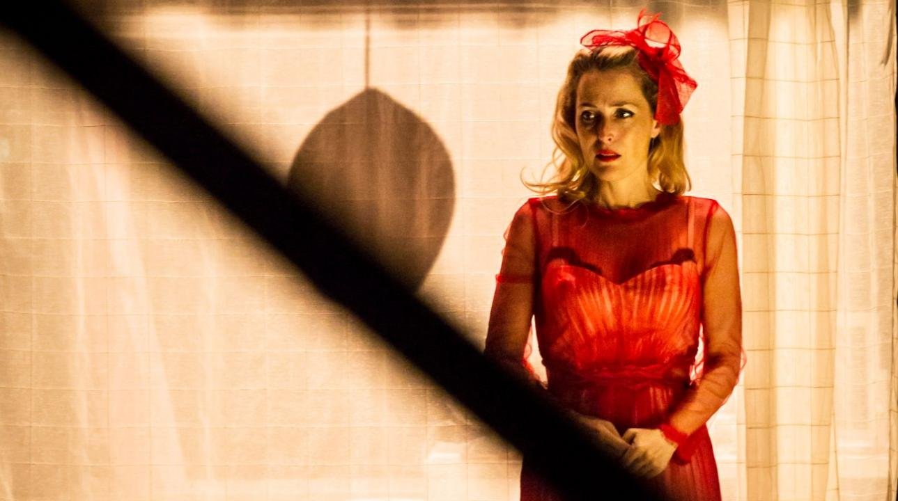 gillian-anderson-5-by-johan-persson.jpg