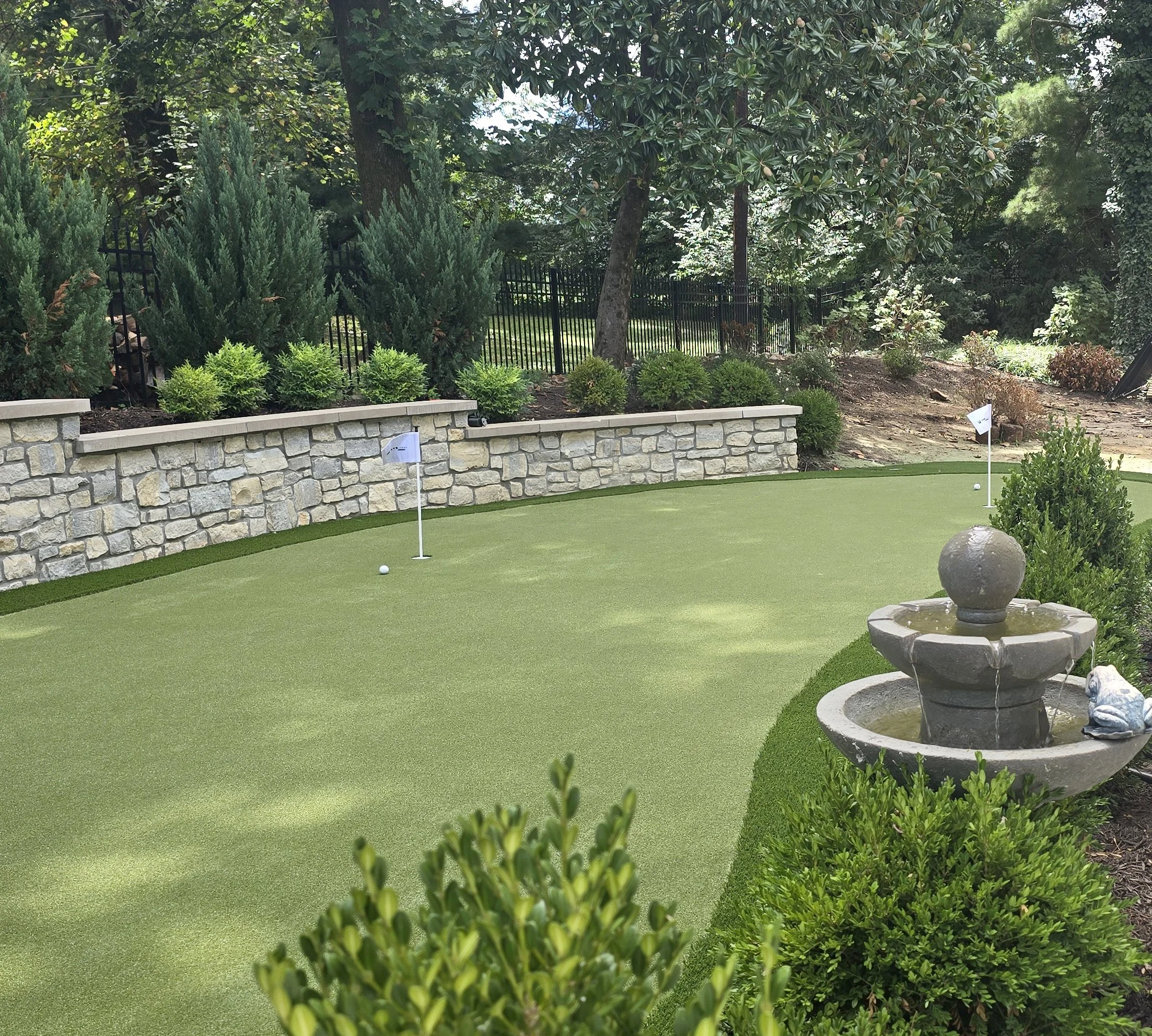 retaining wall, putting green