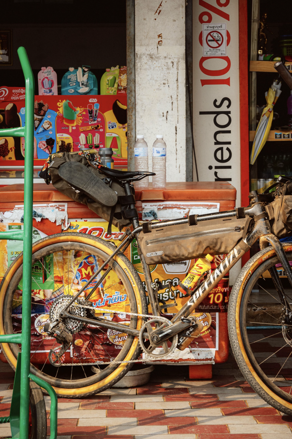 e2.718_studio_case_thailand_ortliebbikebags_03.png